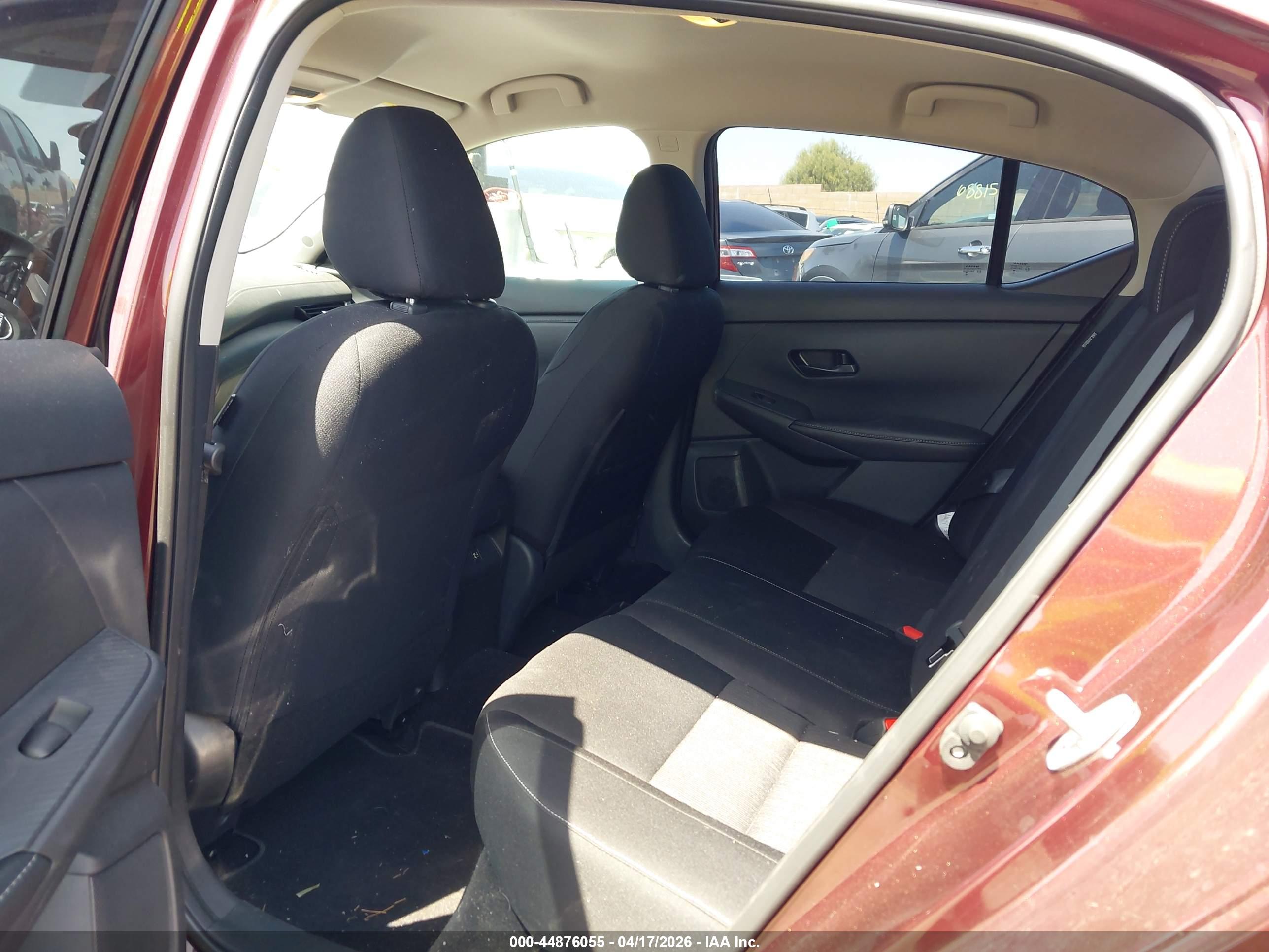 NISSAN SENTRA image 8