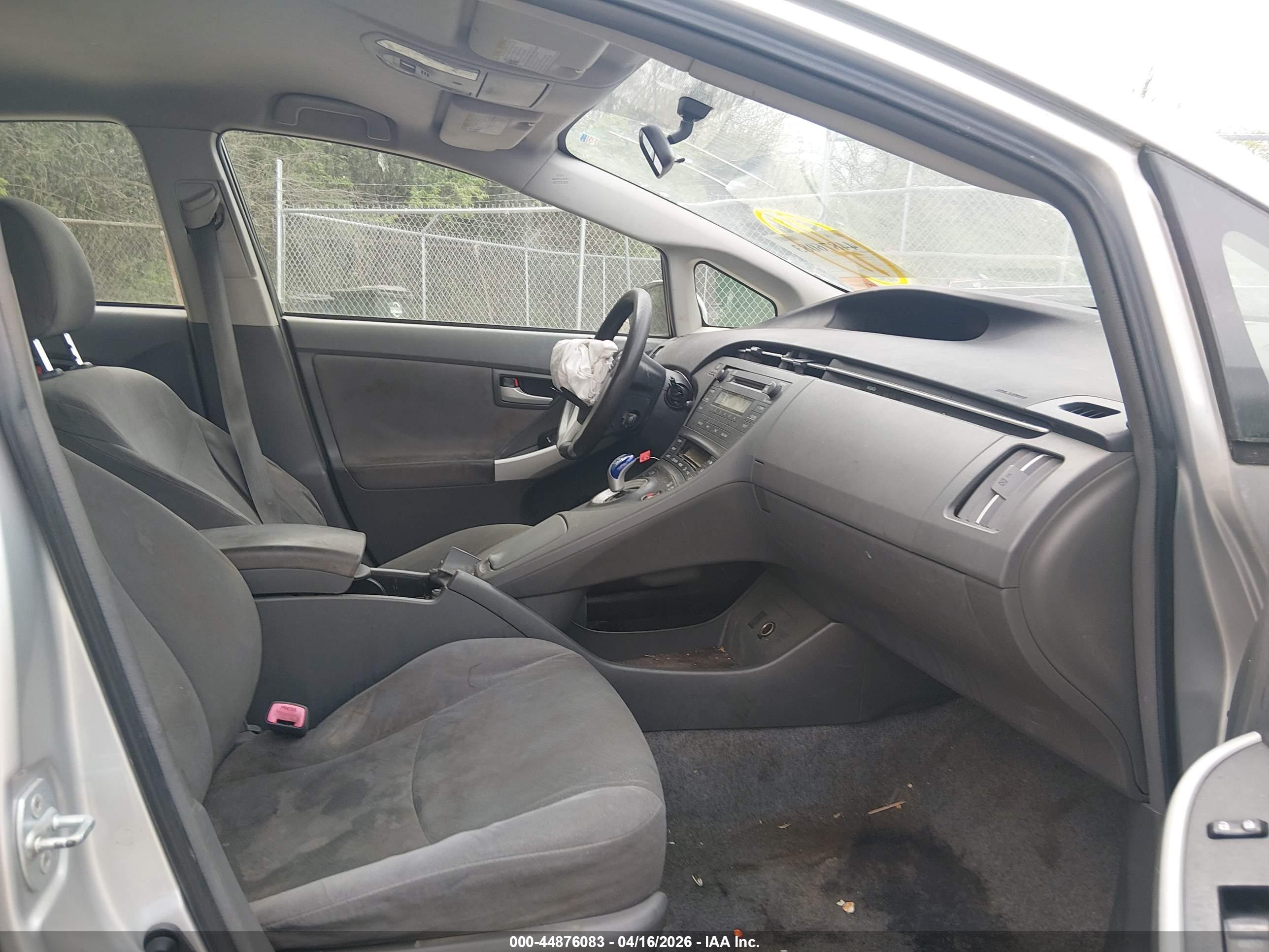 TOYOTA PRIUS image 5