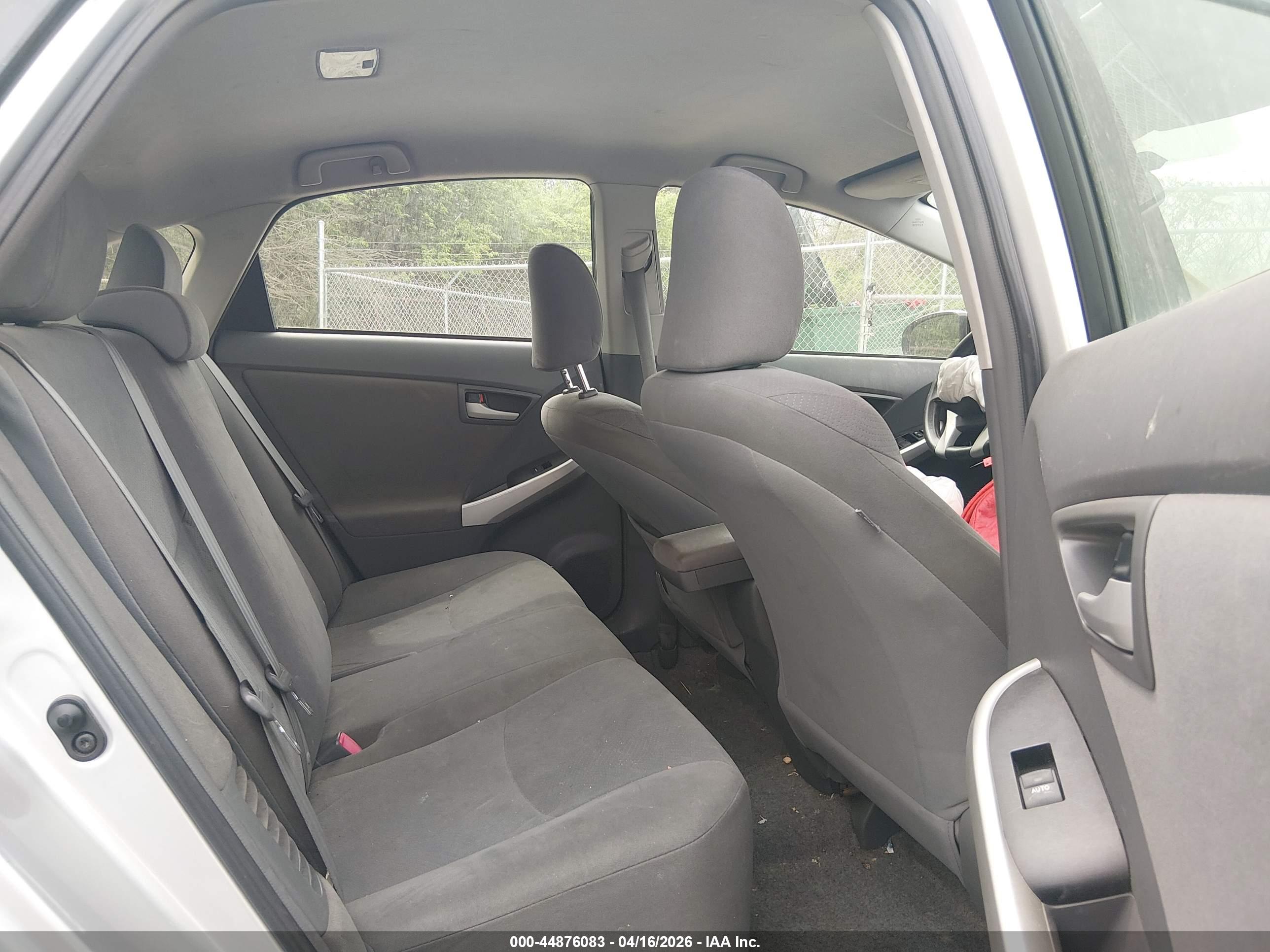 TOYOTA PRIUS image 8