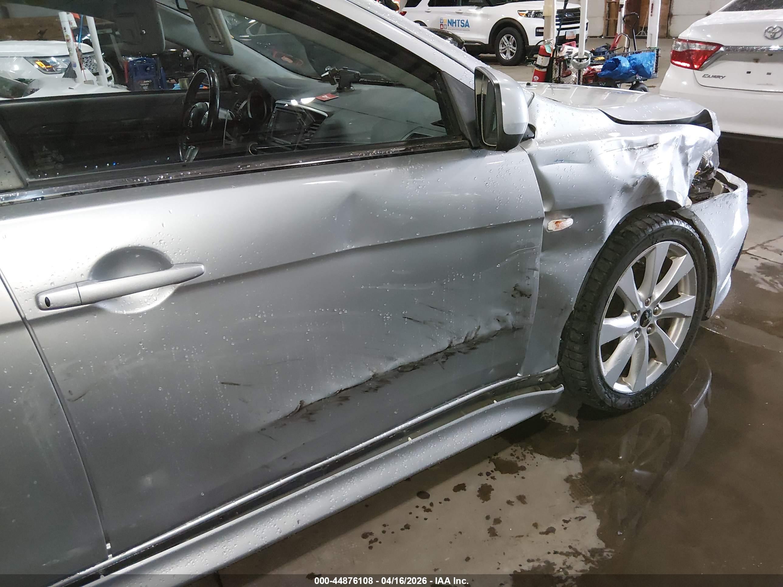 MITSUBISHI LANCER image 6
