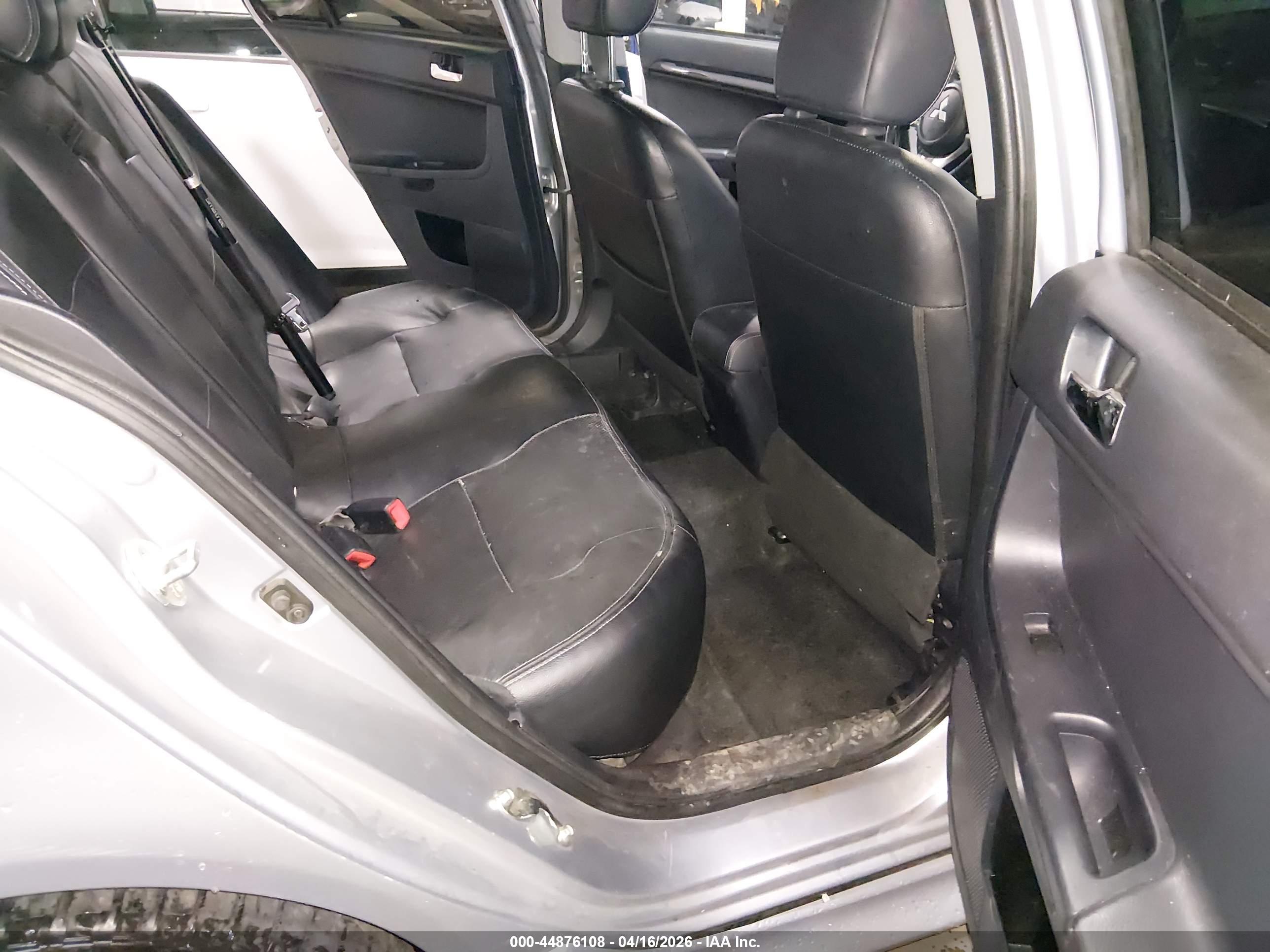 MITSUBISHI LANCER image 8