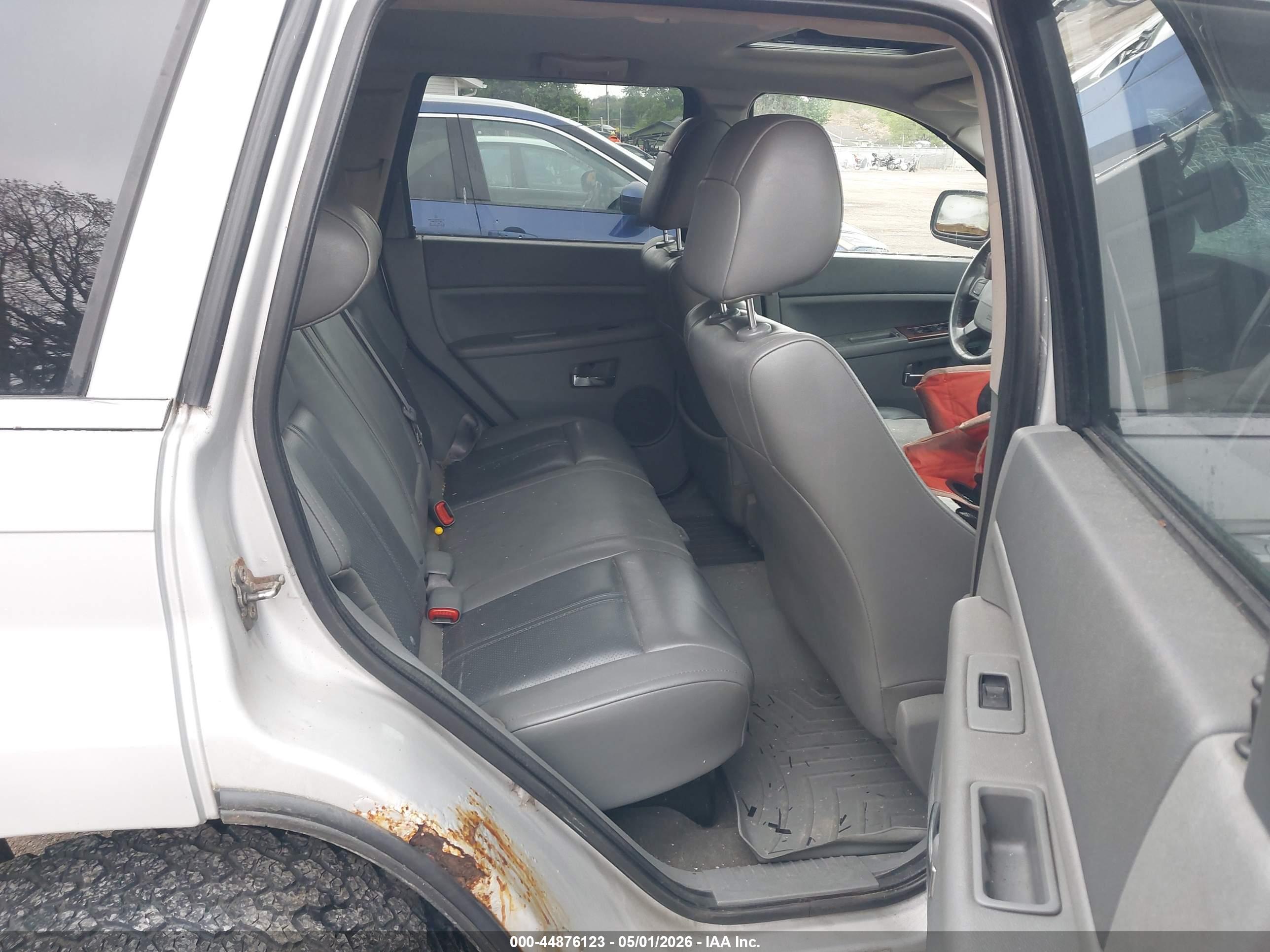 JEEP GRAND image 8