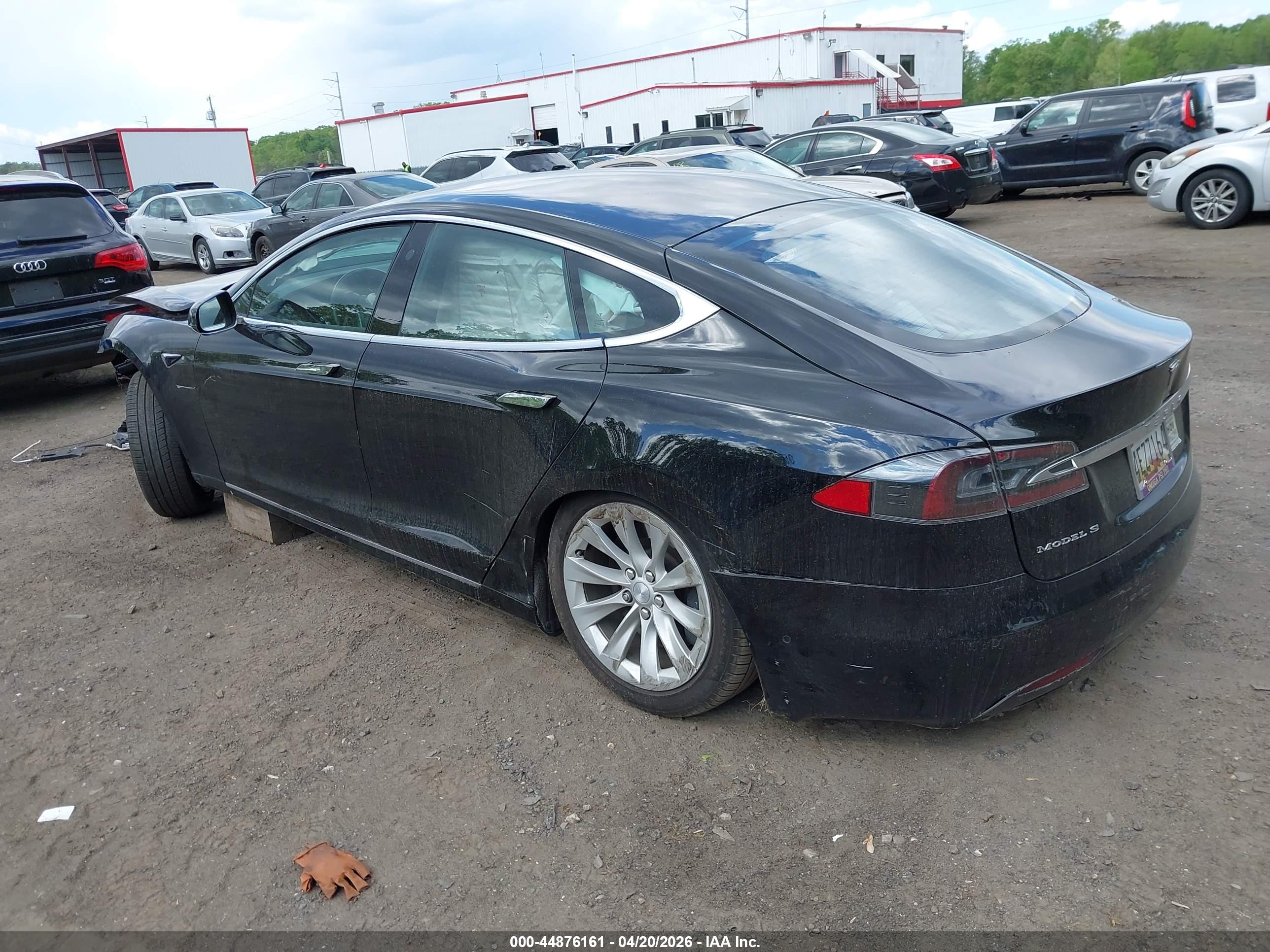 TESLA MODEL image 3