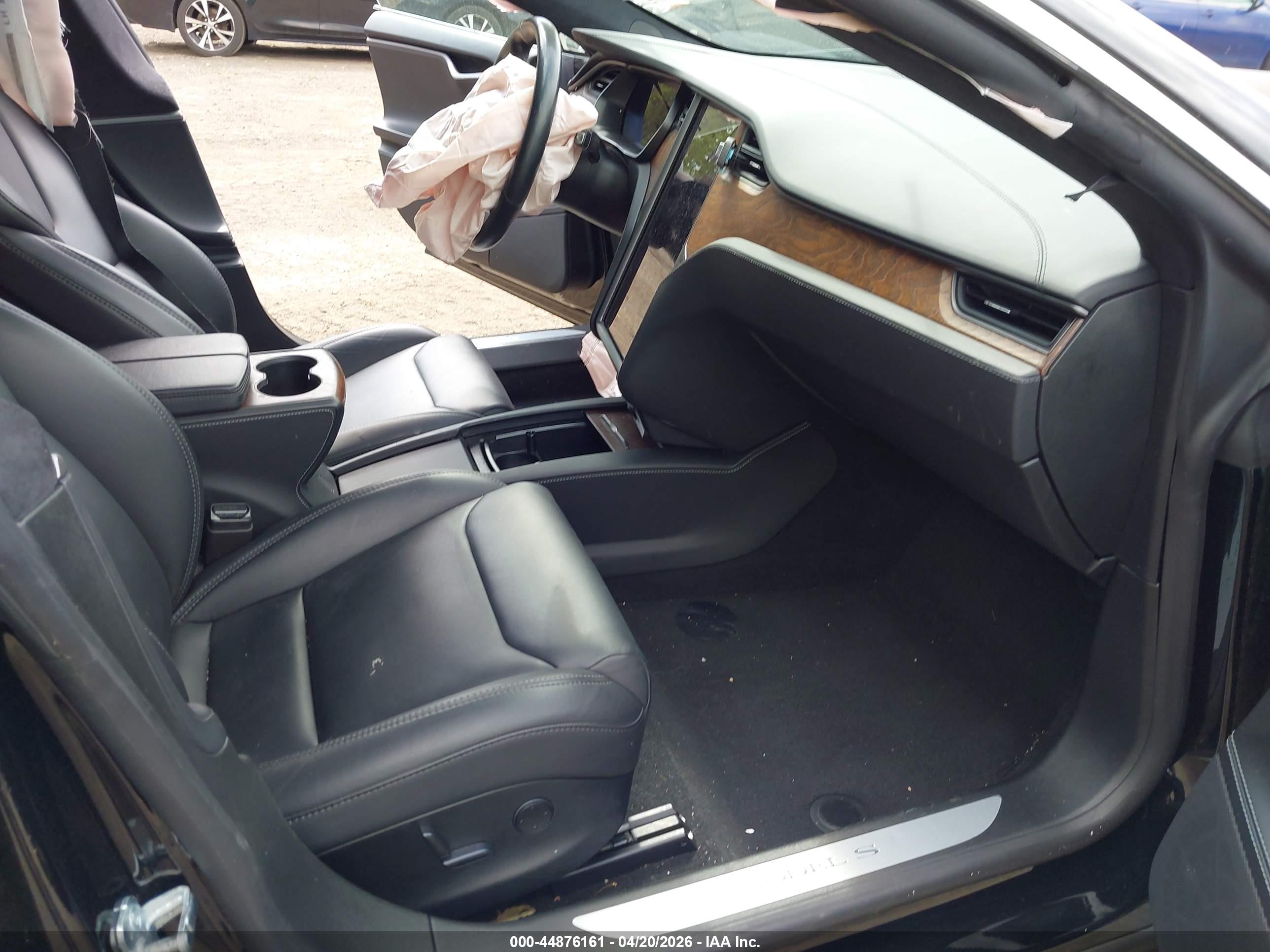 TESLA MODEL image 5