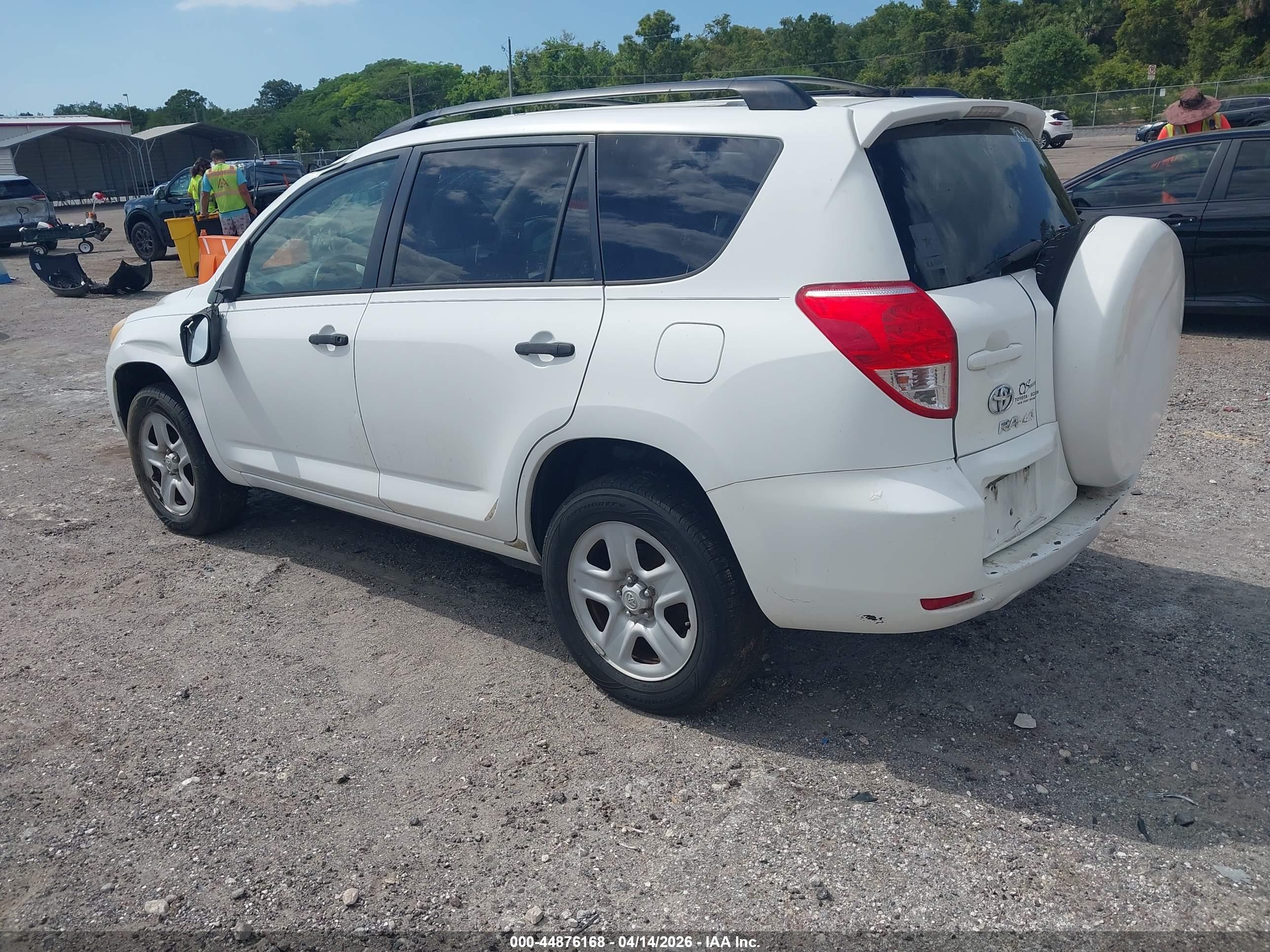 TOYOTA RAV4 image 3