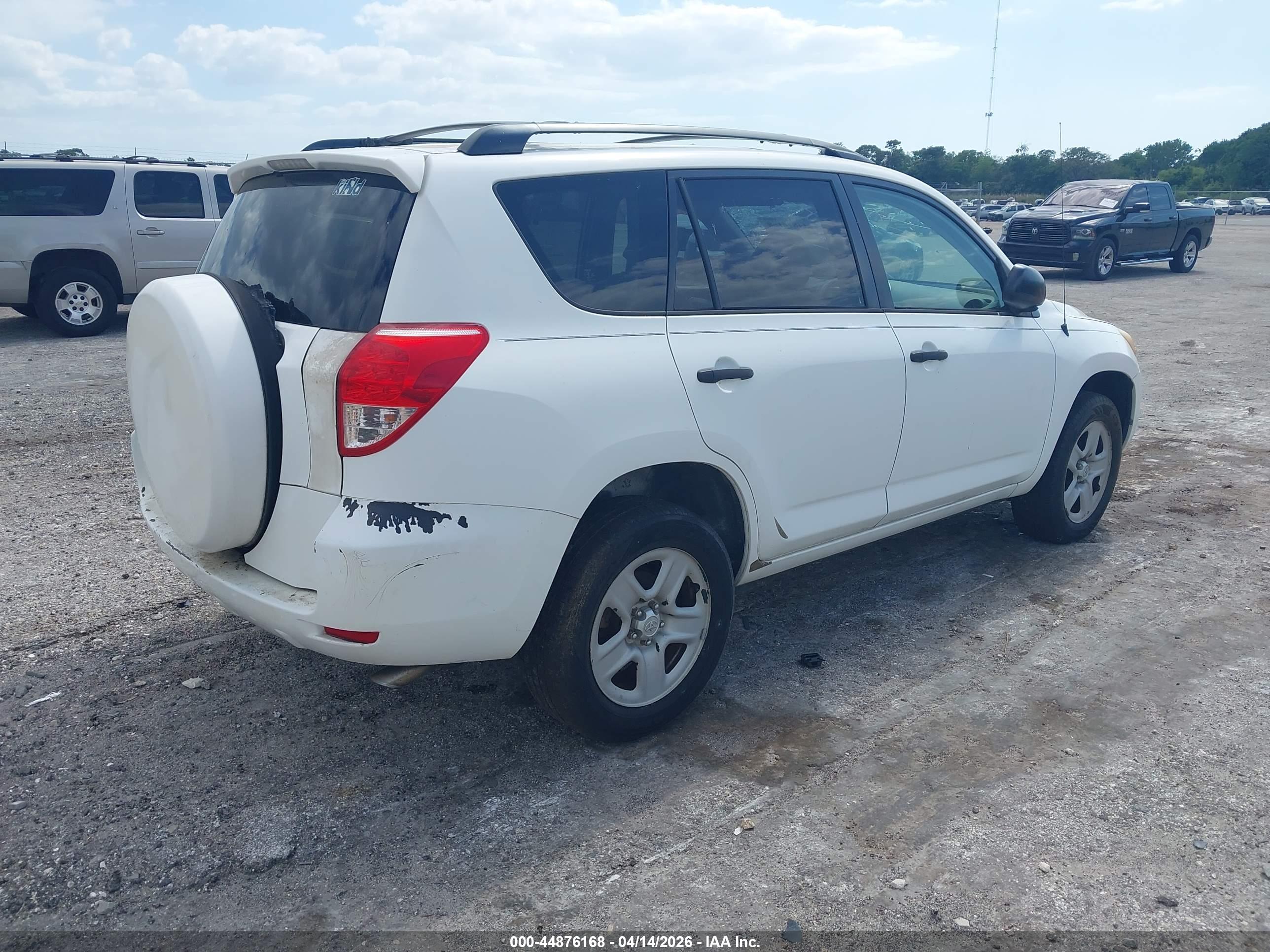 TOYOTA RAV4 image 4