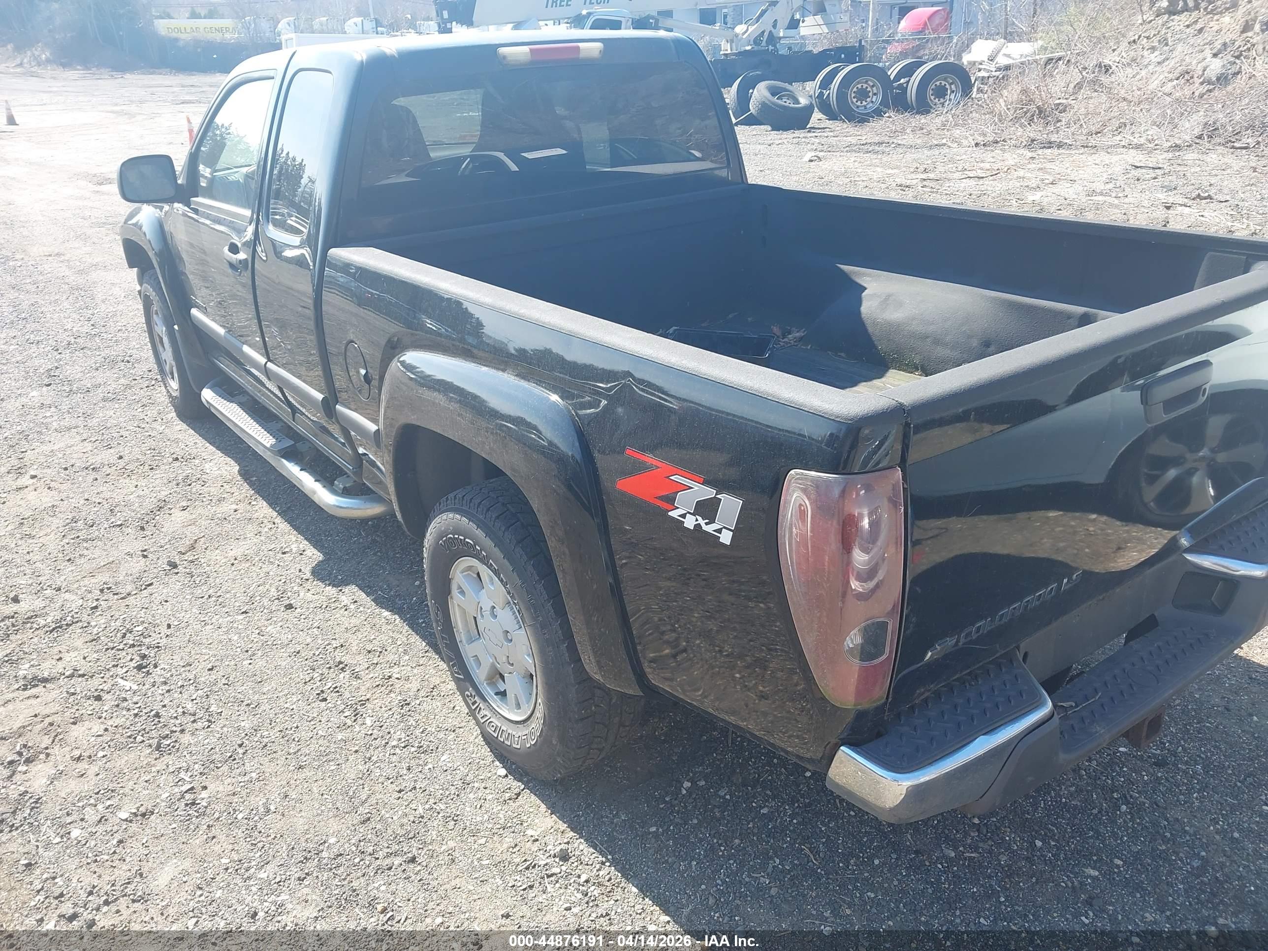 CHEVROLET COLORADO image 3