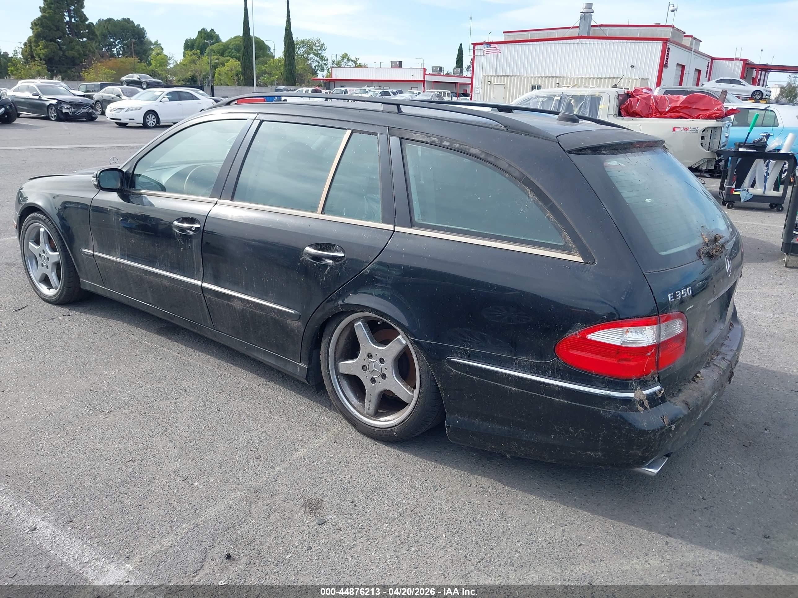 MERCEDES-BENZ E image 3