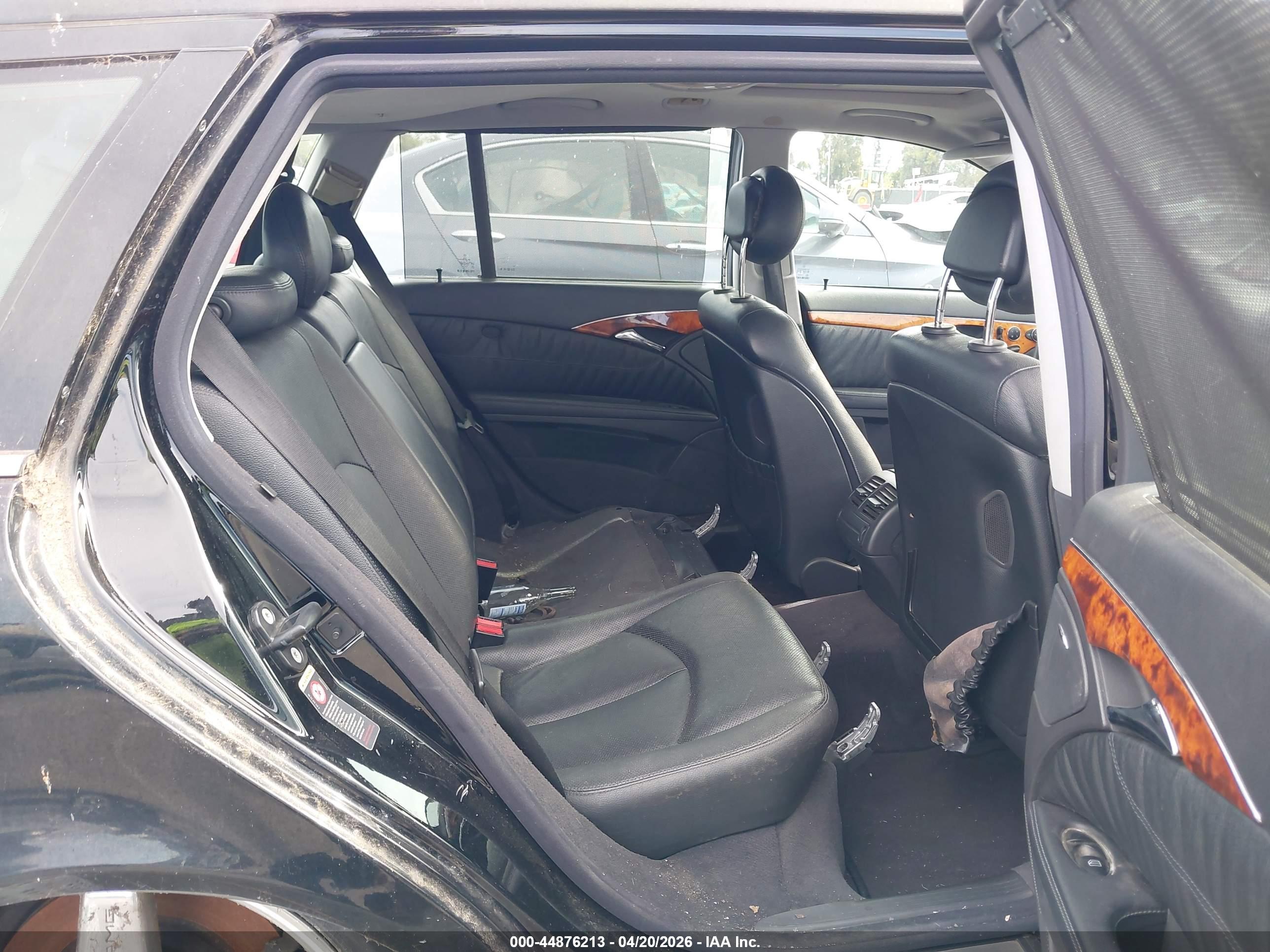 MERCEDES-BENZ E image 8