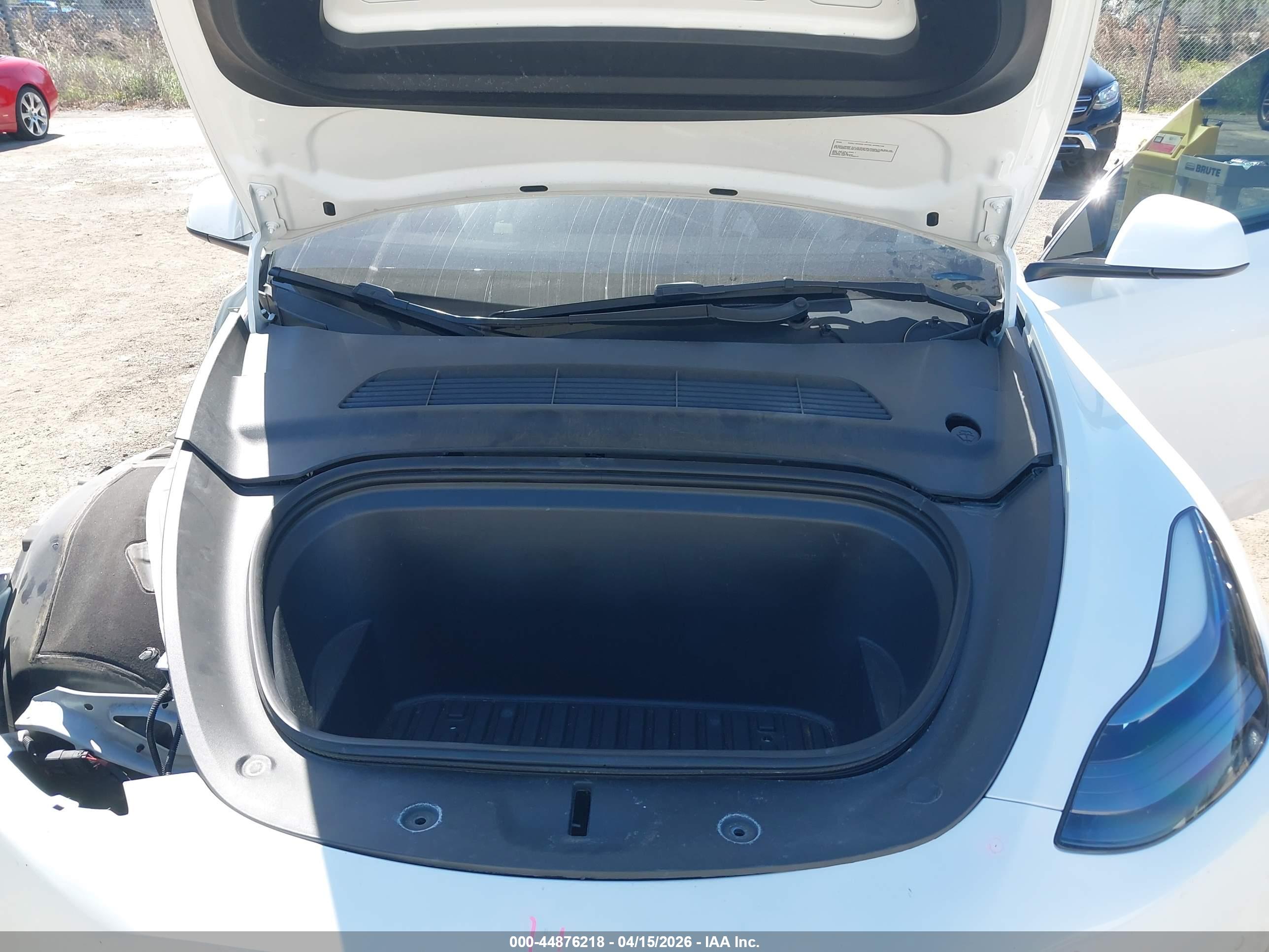 TESLA MODEL image 10