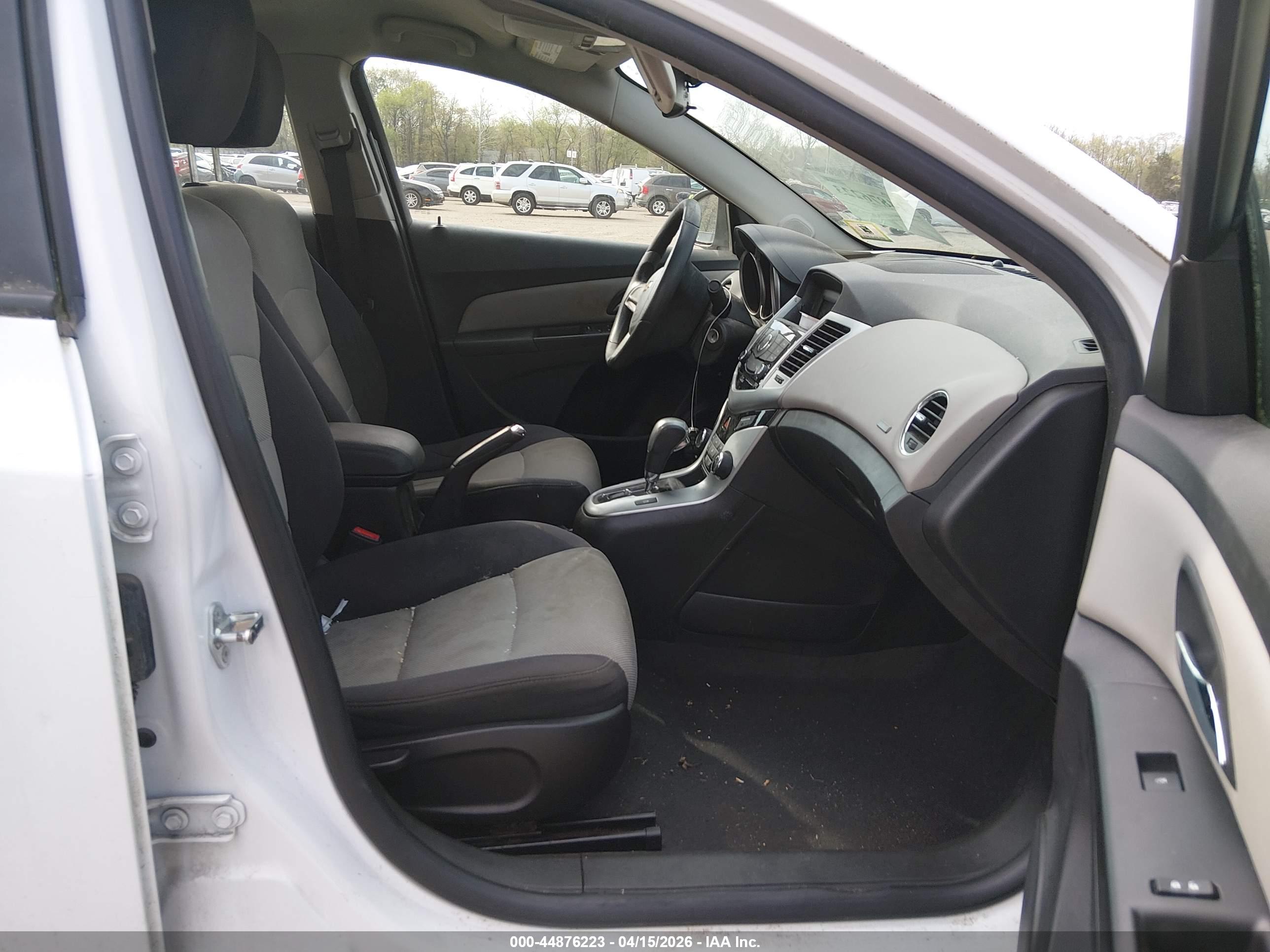 CHEVROLET CRUZE image 5