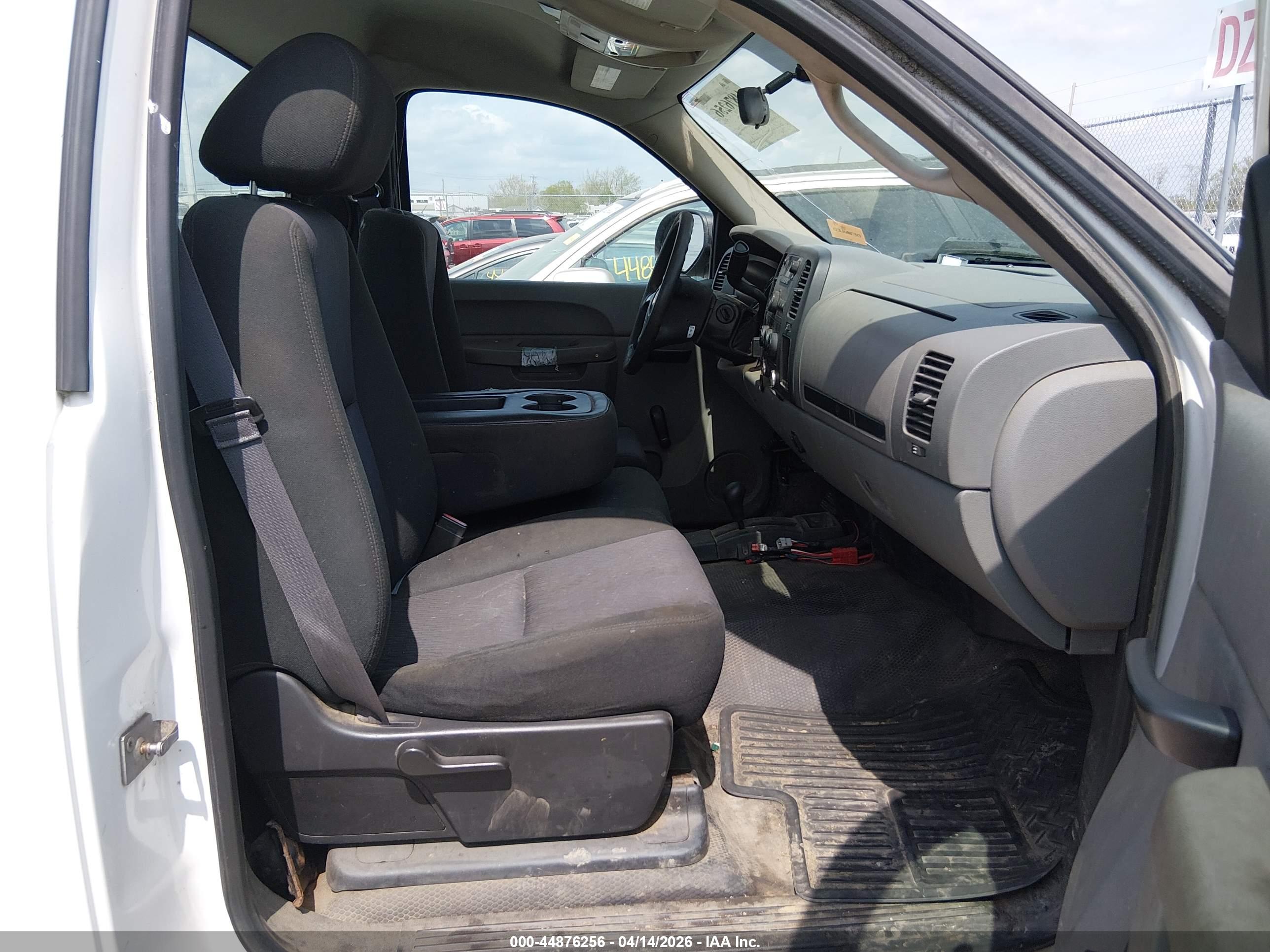 CHEVROLET SILVERADO image 5