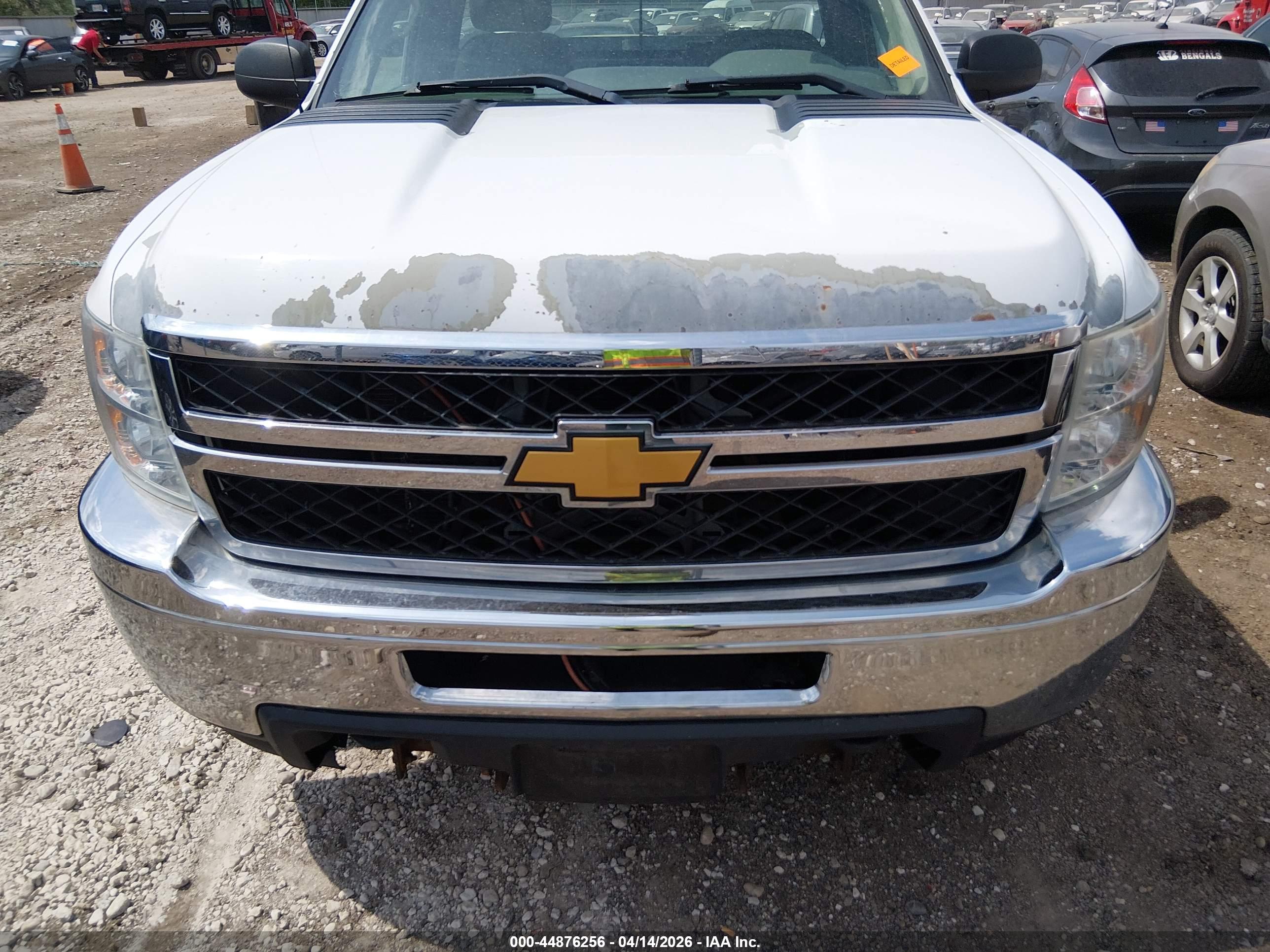 CHEVROLET SILVERADO image 6