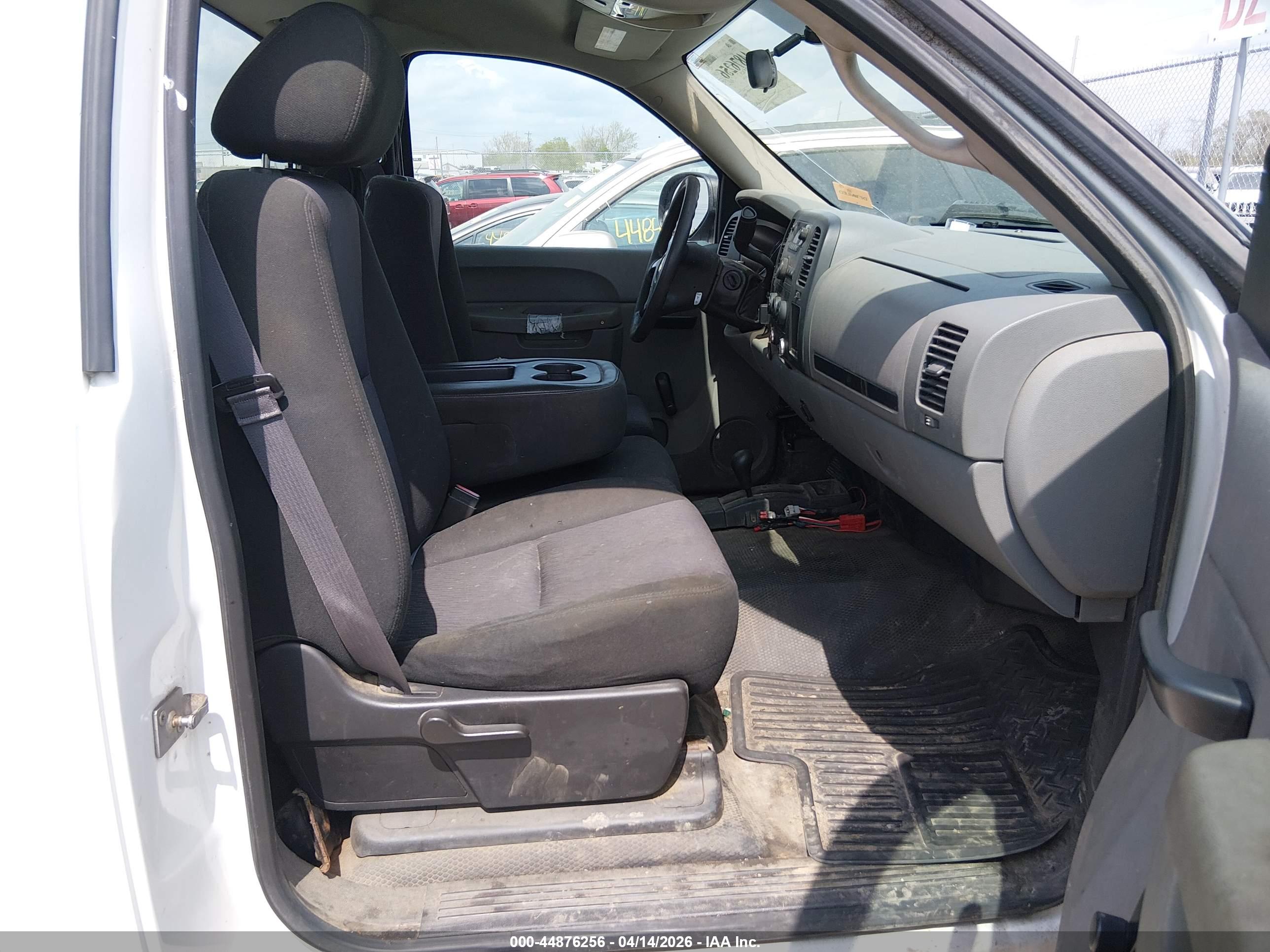 CHEVROLET SILVERADO image 8