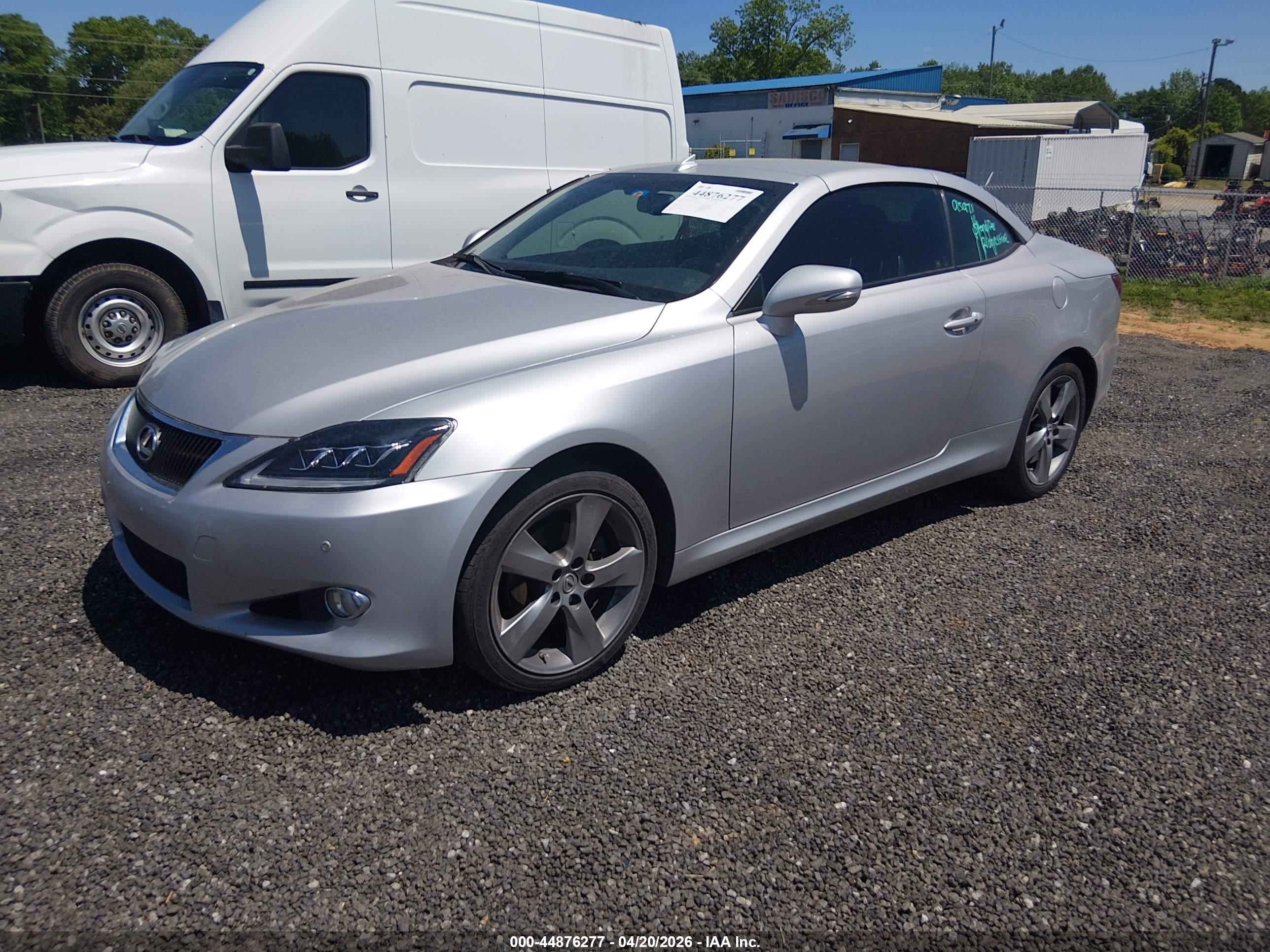 LEXUS IS image 2