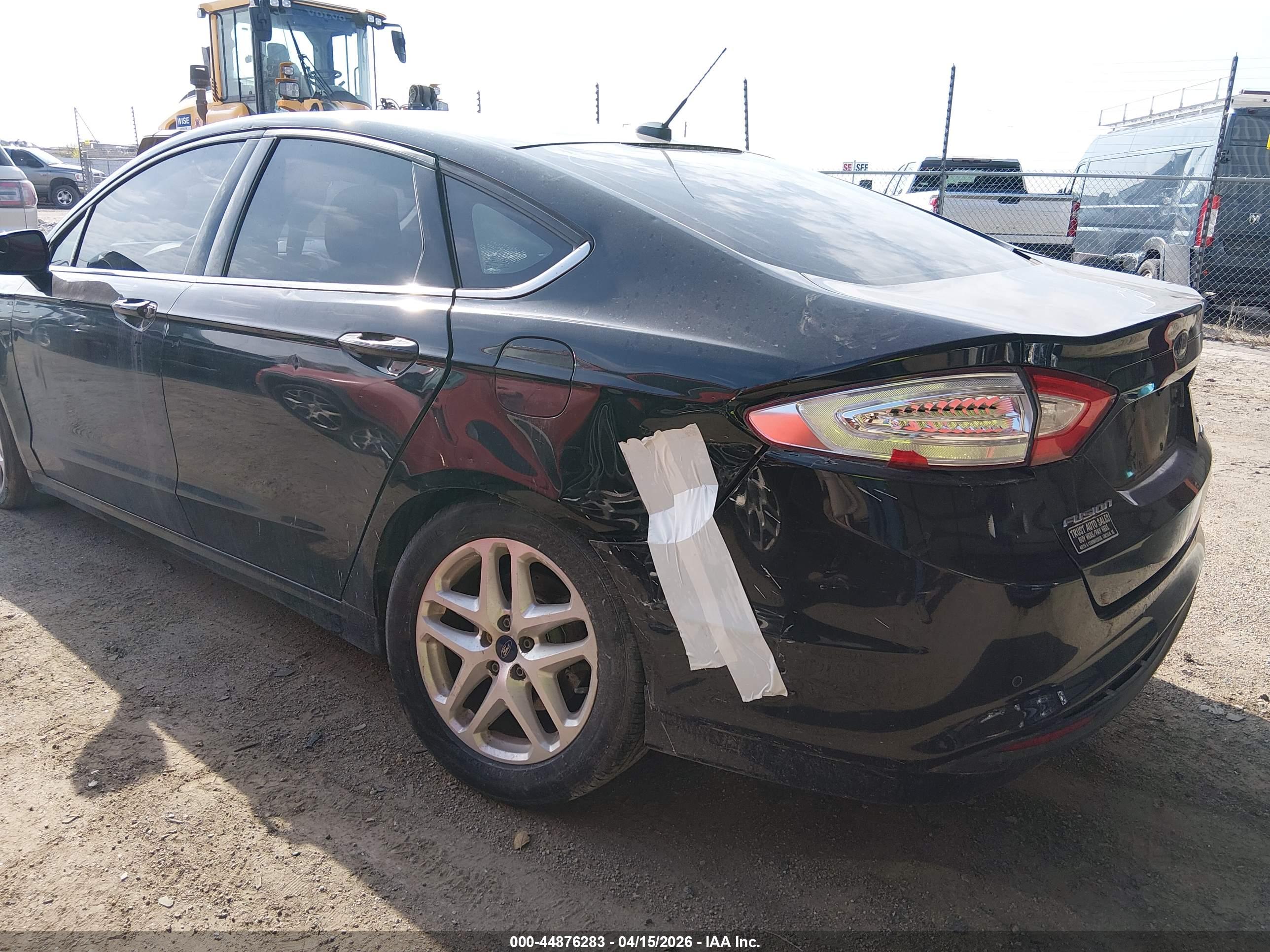 FORD FUSION image 6