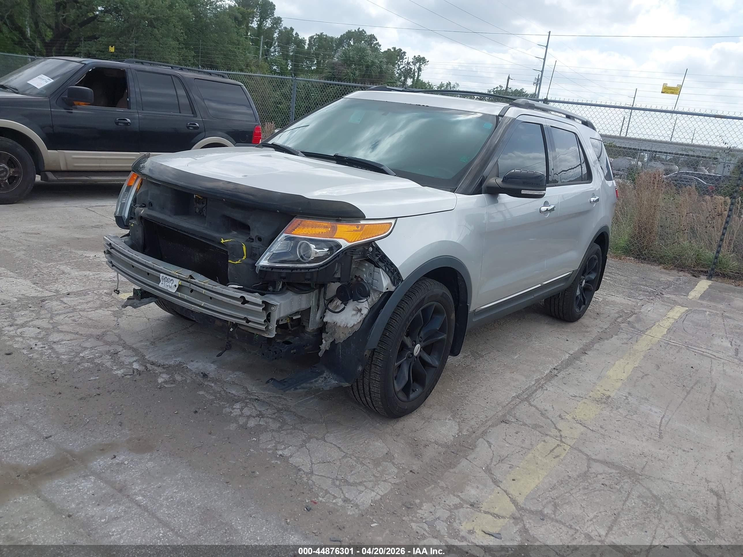 FORD EXPLORER image 2