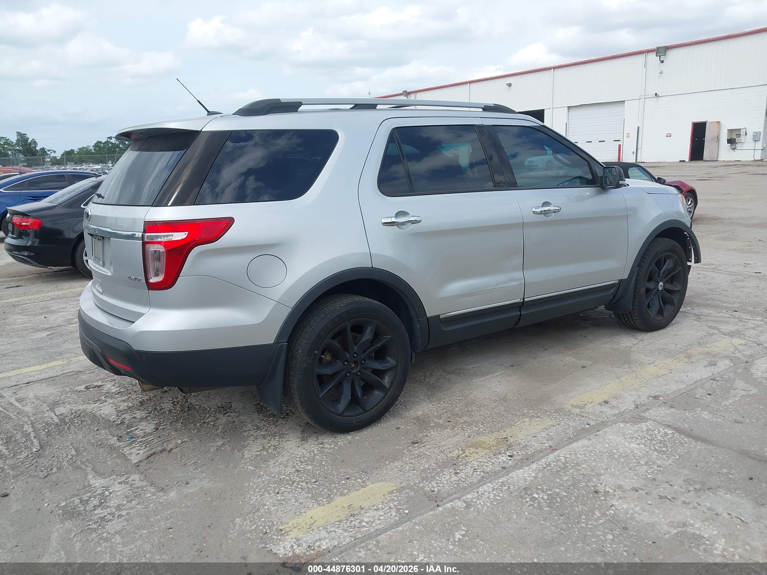FORD EXPLORER image 4