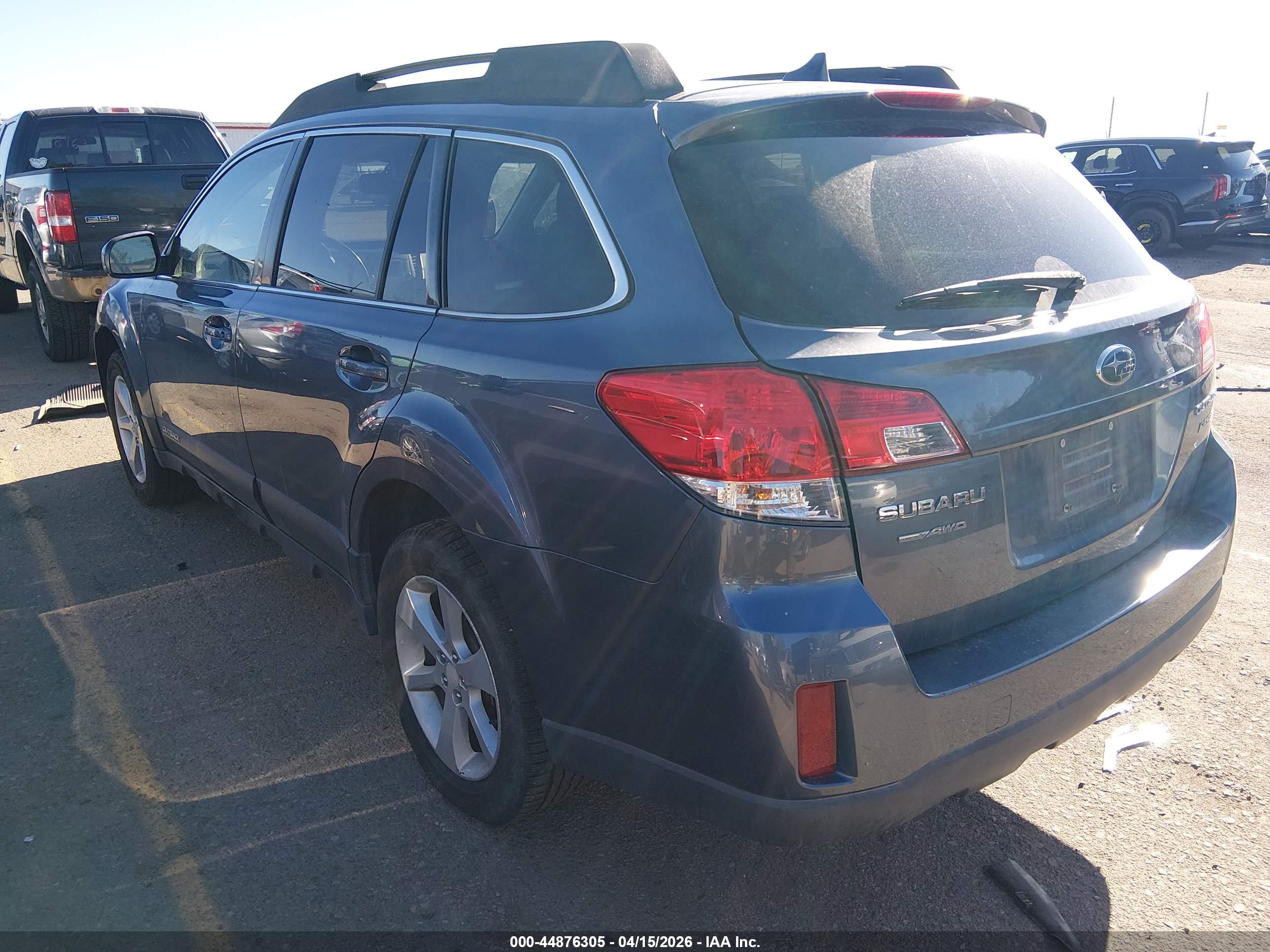 SUBARU OUTBACK image 3