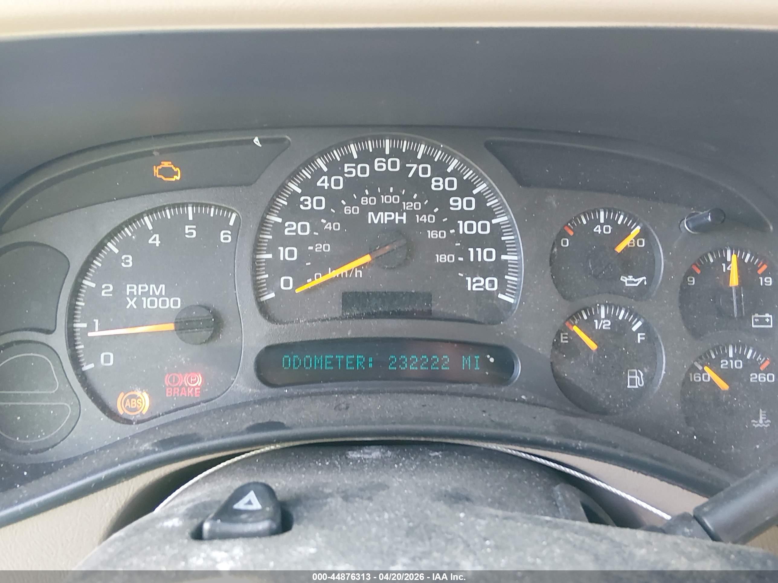 CHEVROLET SUBURBAN image 7