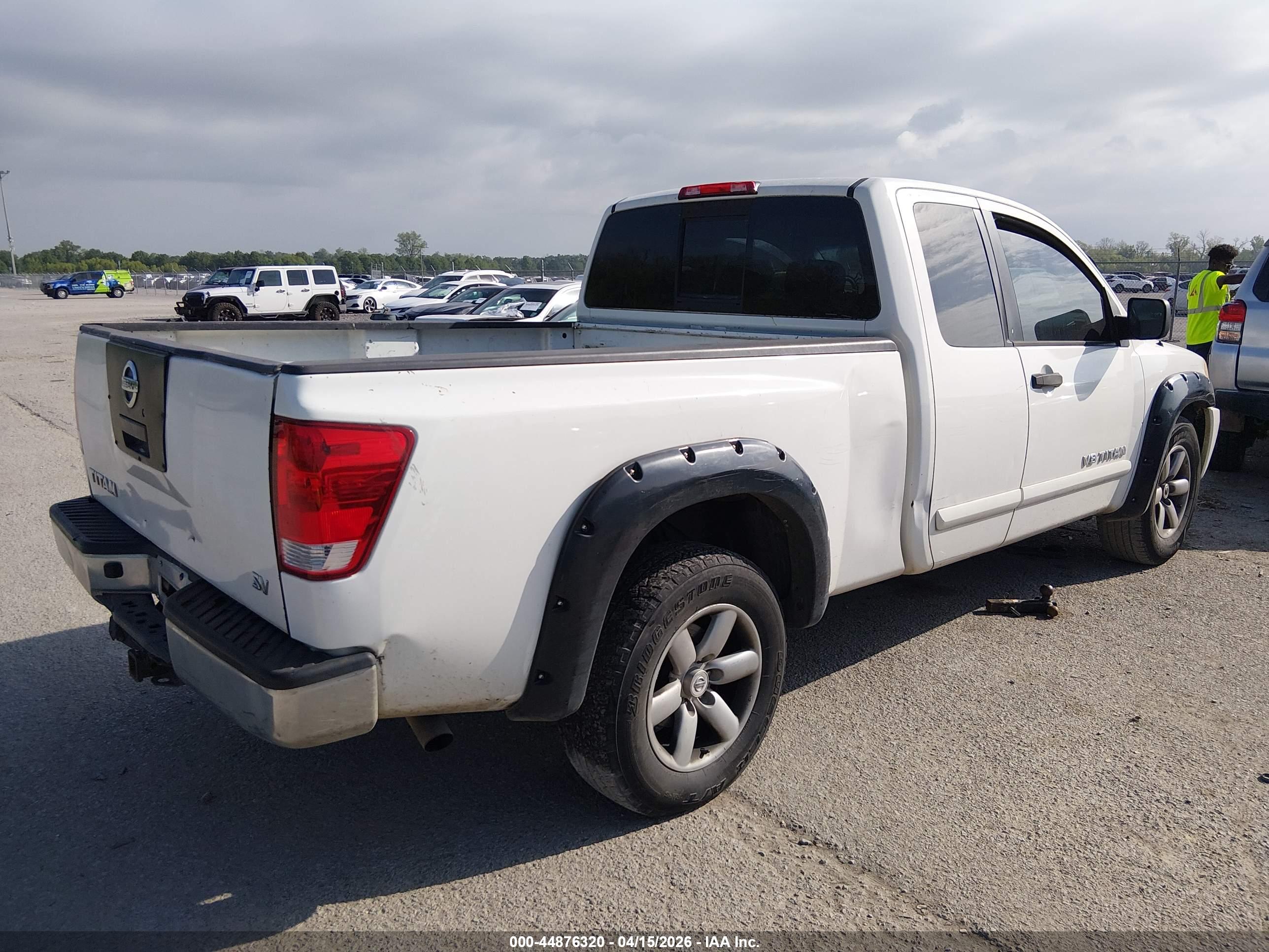 NISSAN TITAN image 4