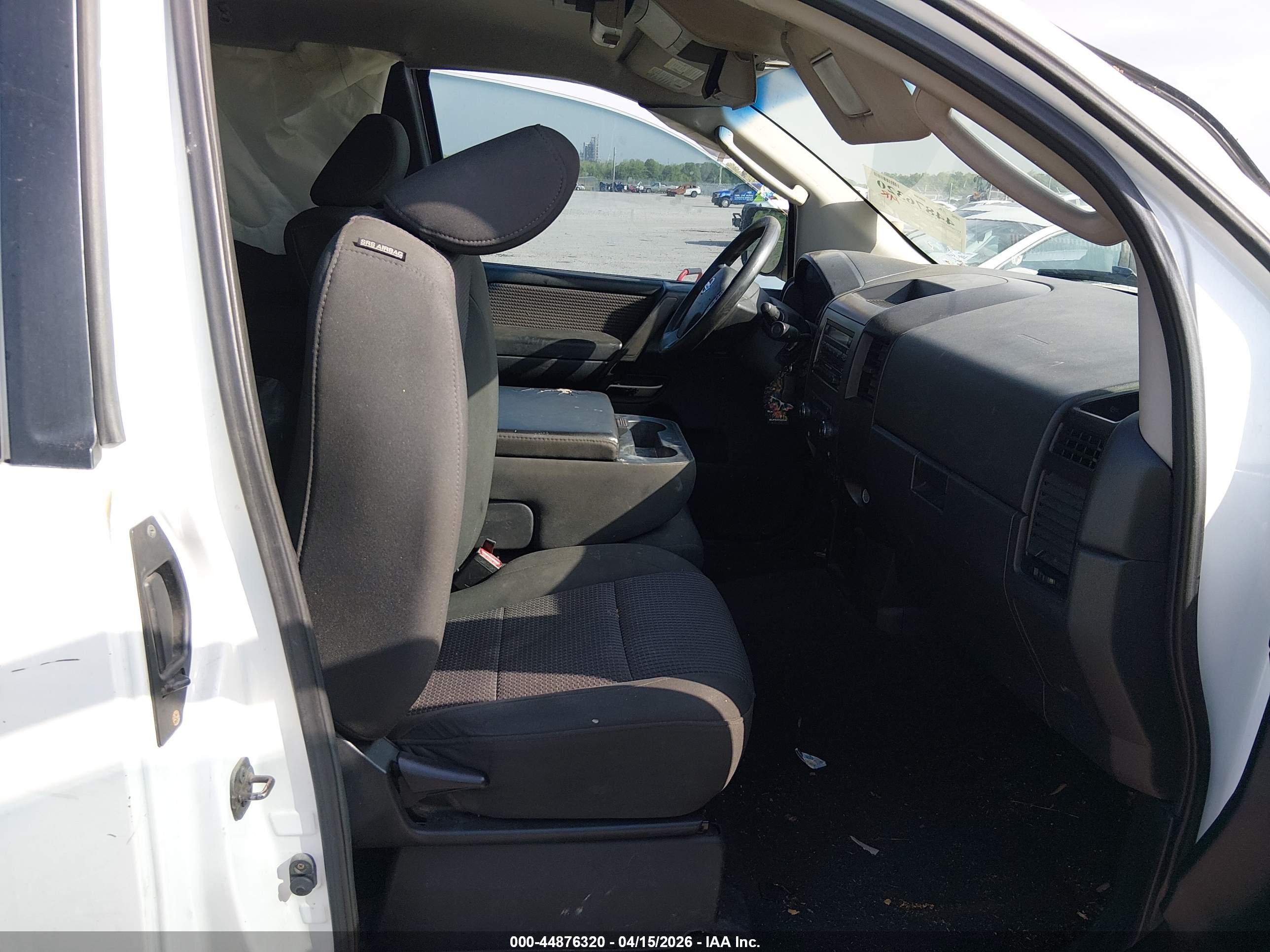 NISSAN TITAN image 5