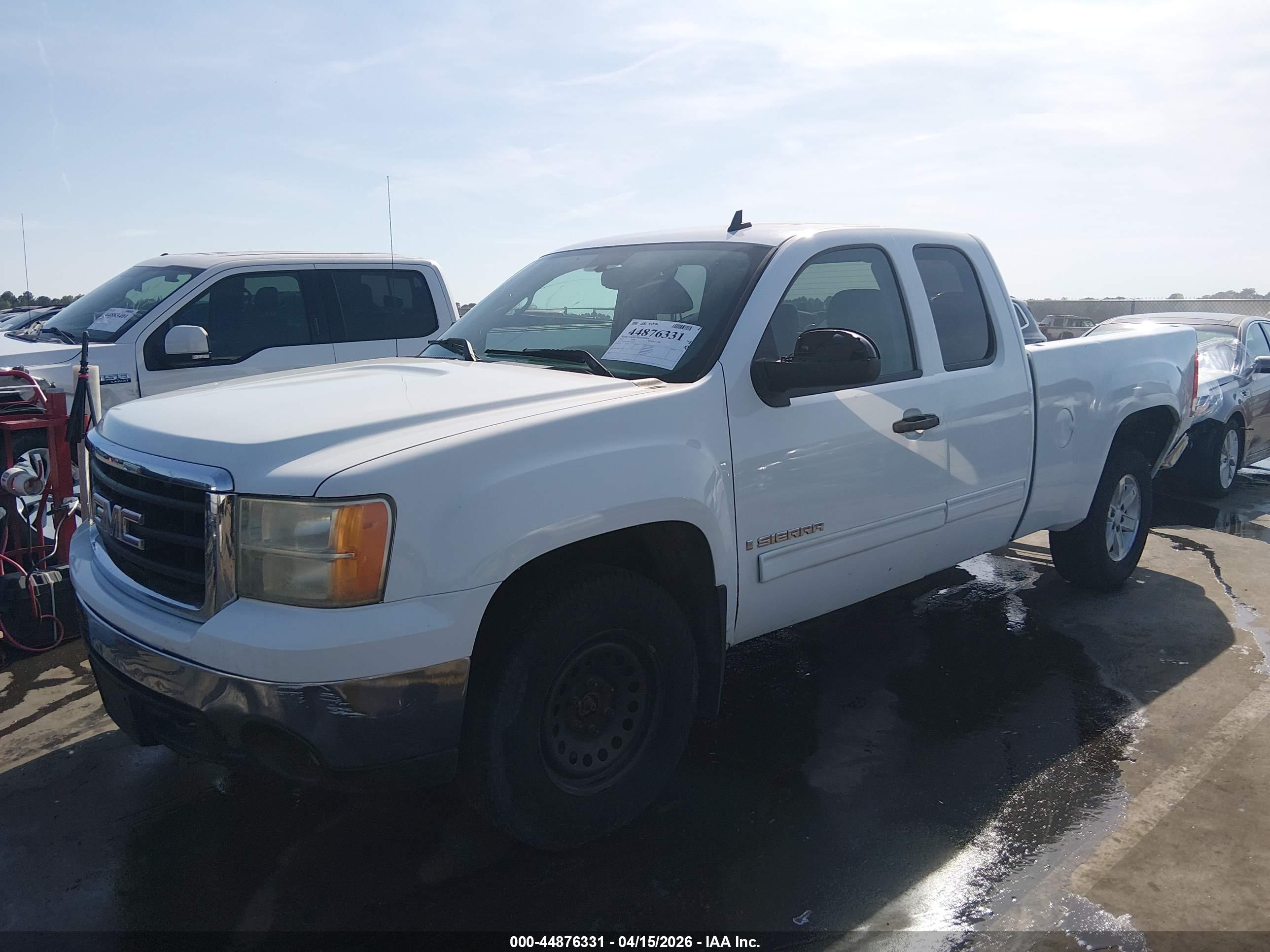 GMC SIERRA image 2