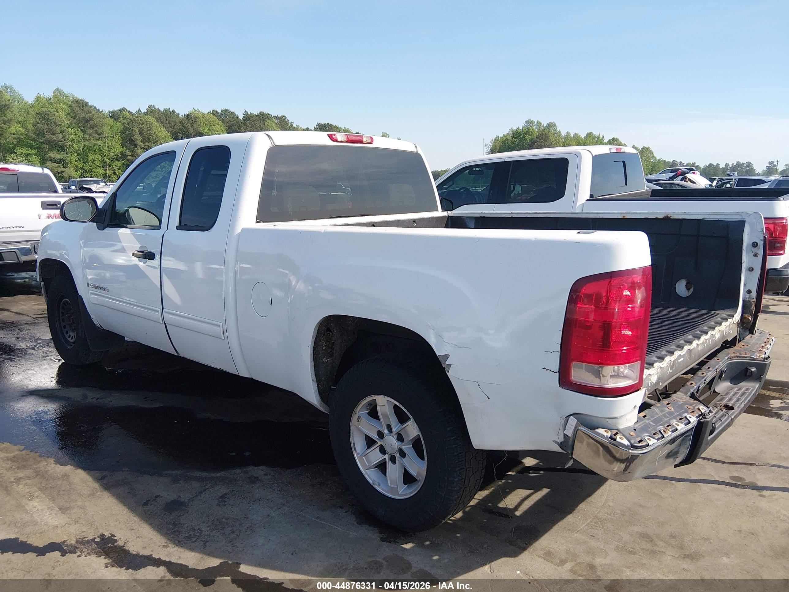 GMC SIERRA image 3