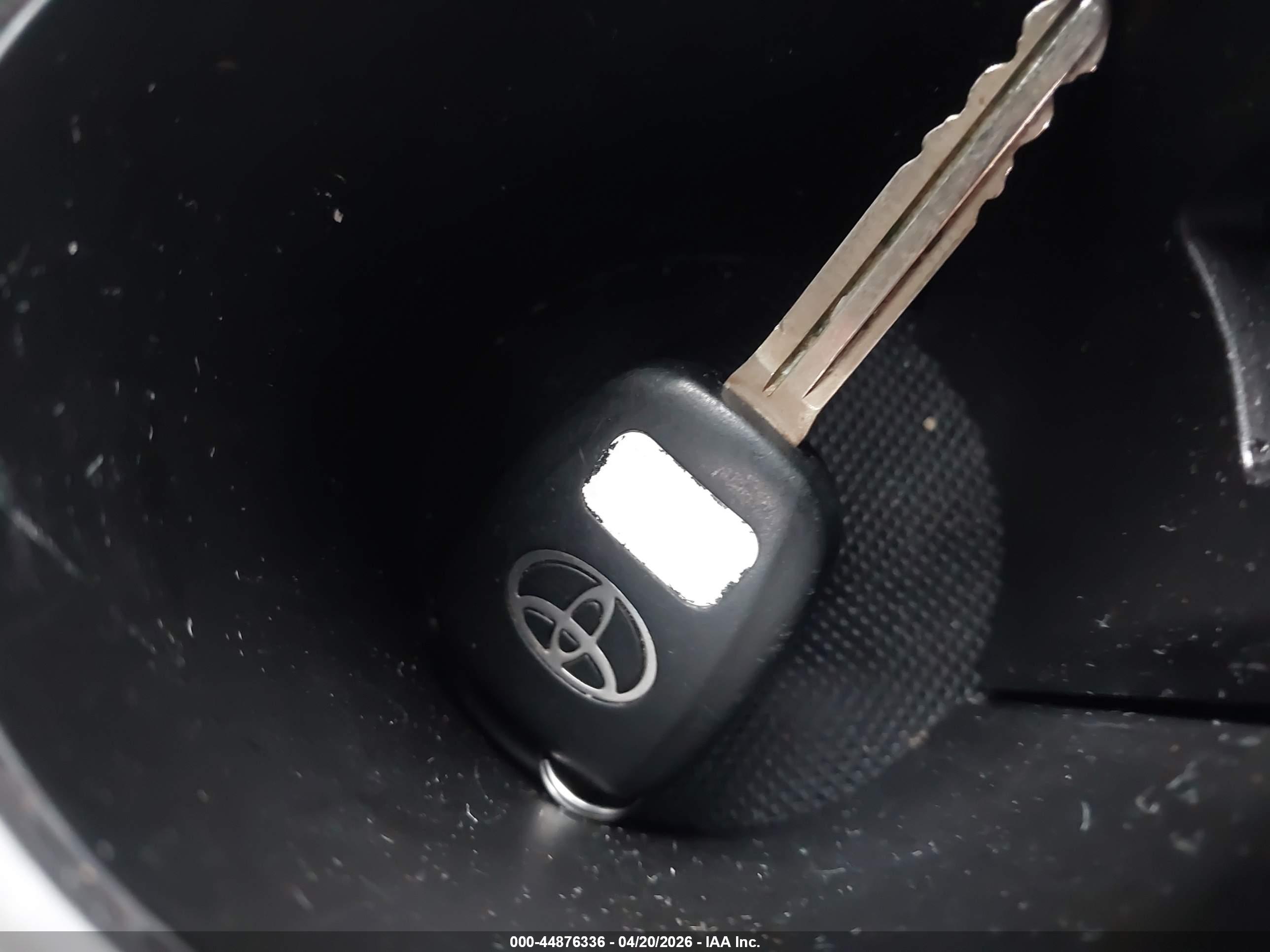 TOYOTA COROLLA image 11