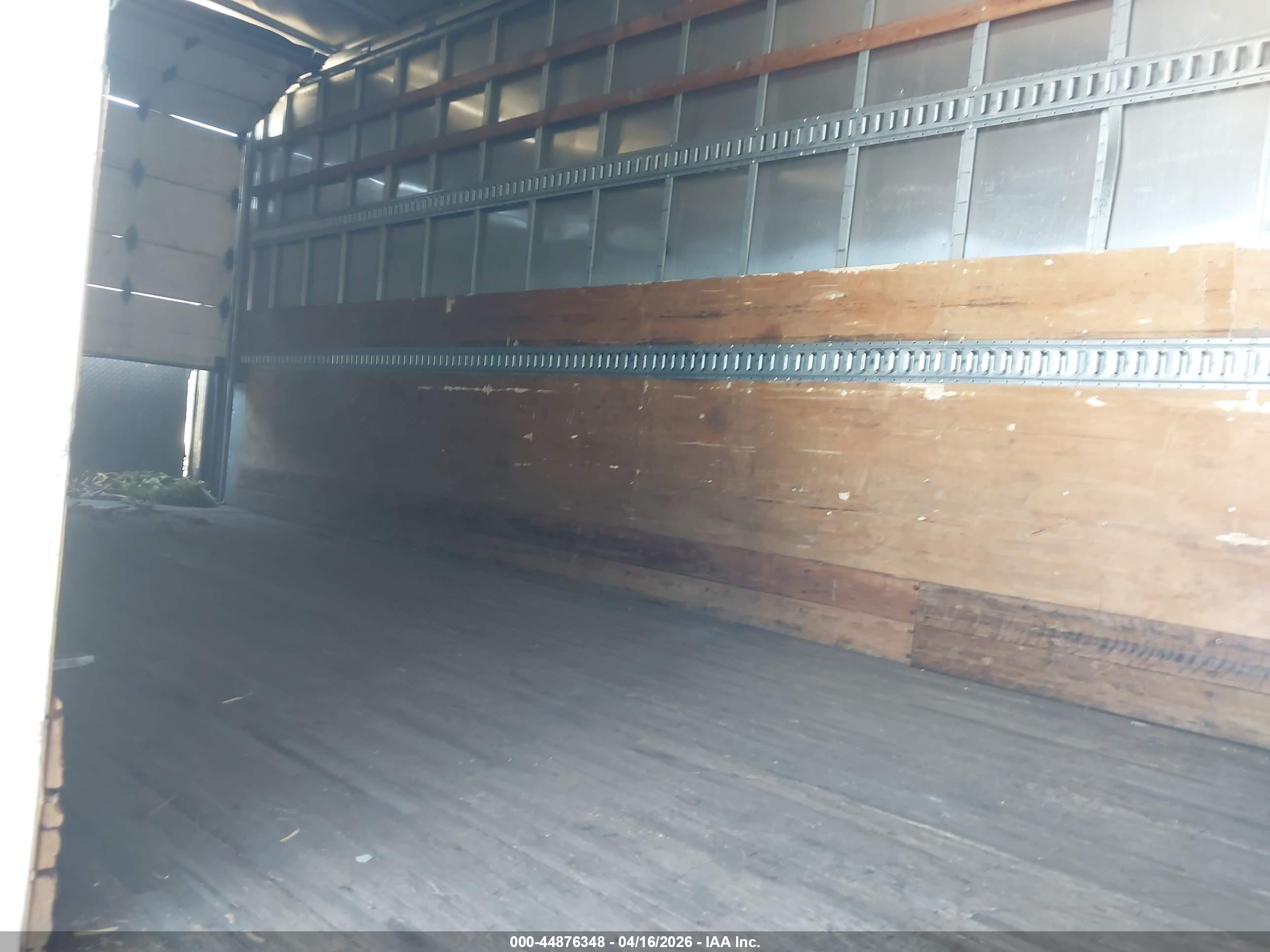FREIGHTLINER M2 image 7