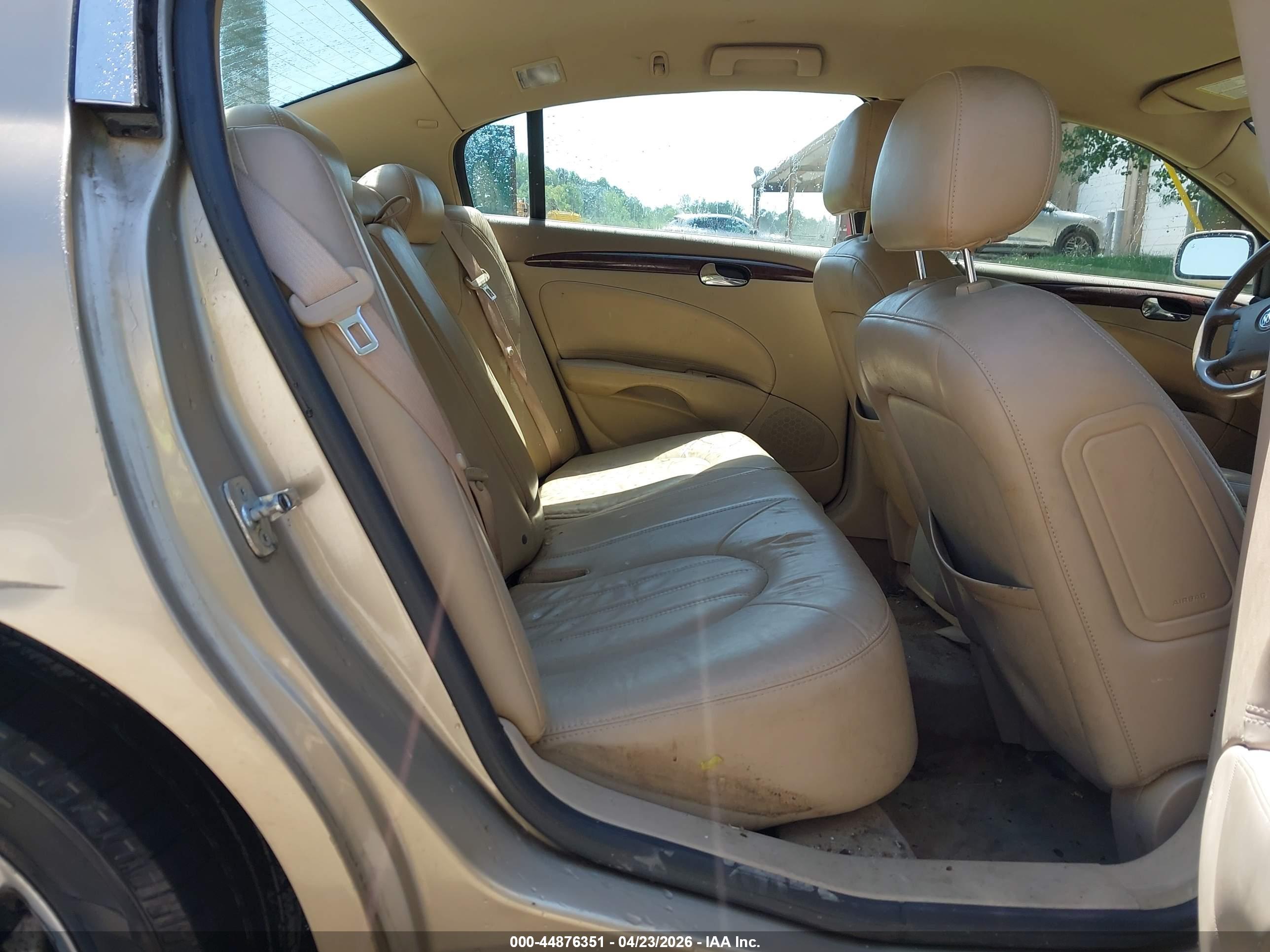 BUICK LUCERNE image 8
