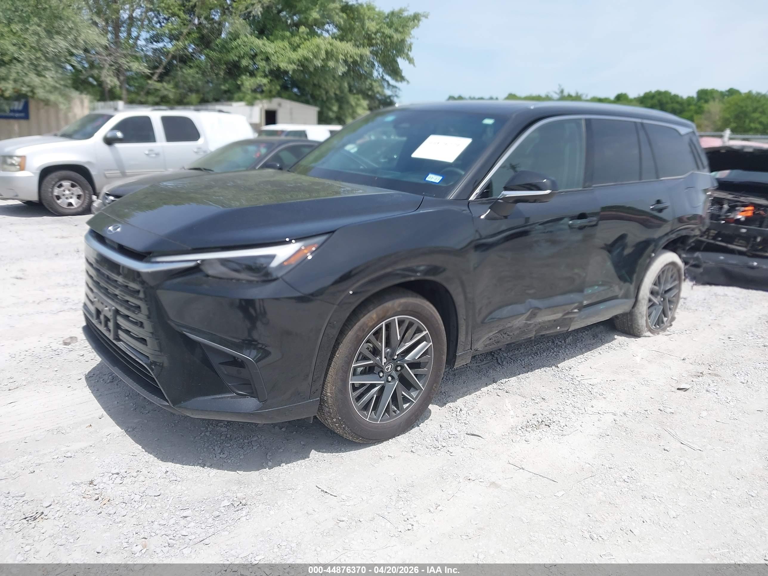 LEXUS TX image 2