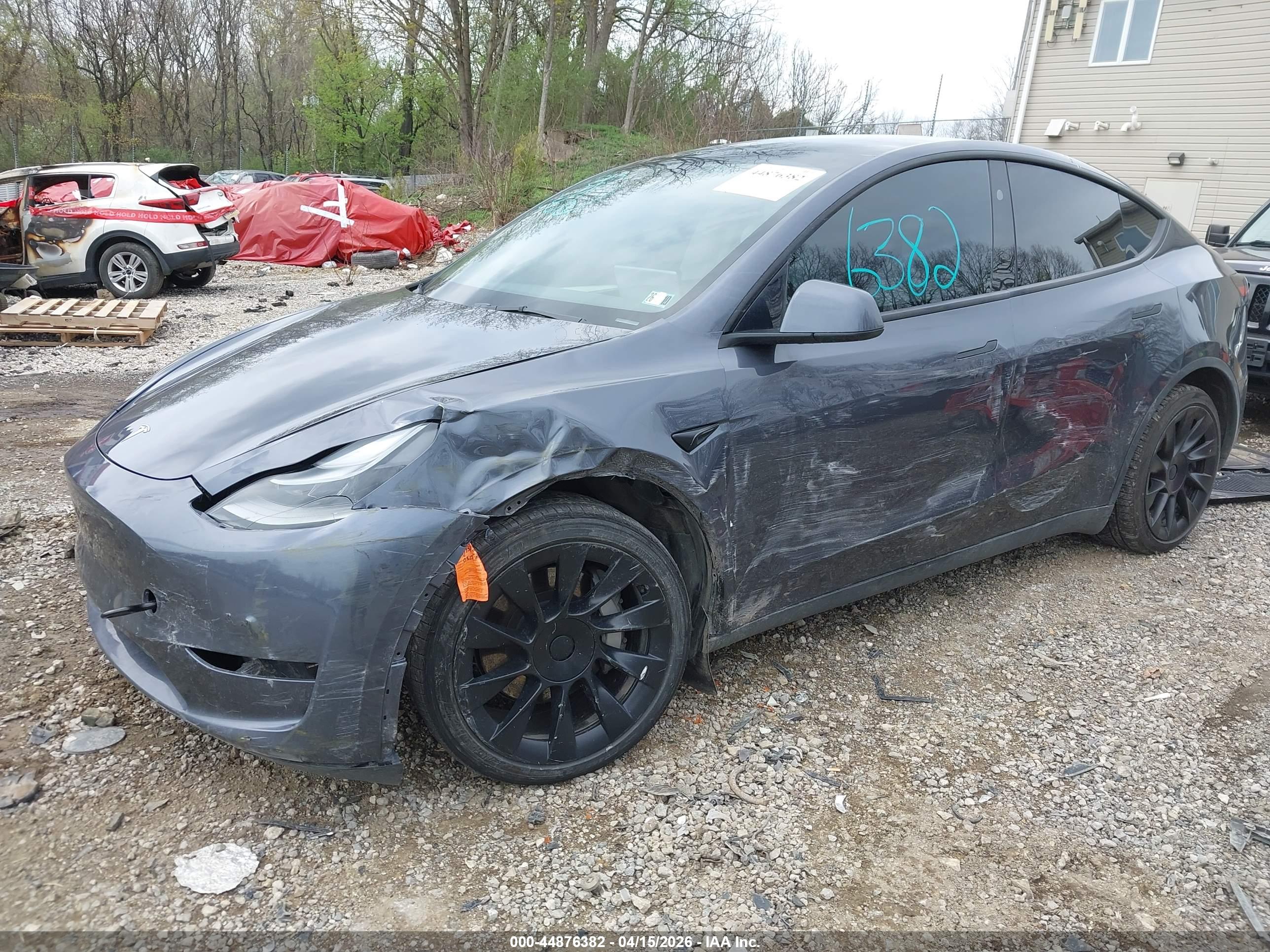 TESLA MODEL image 2