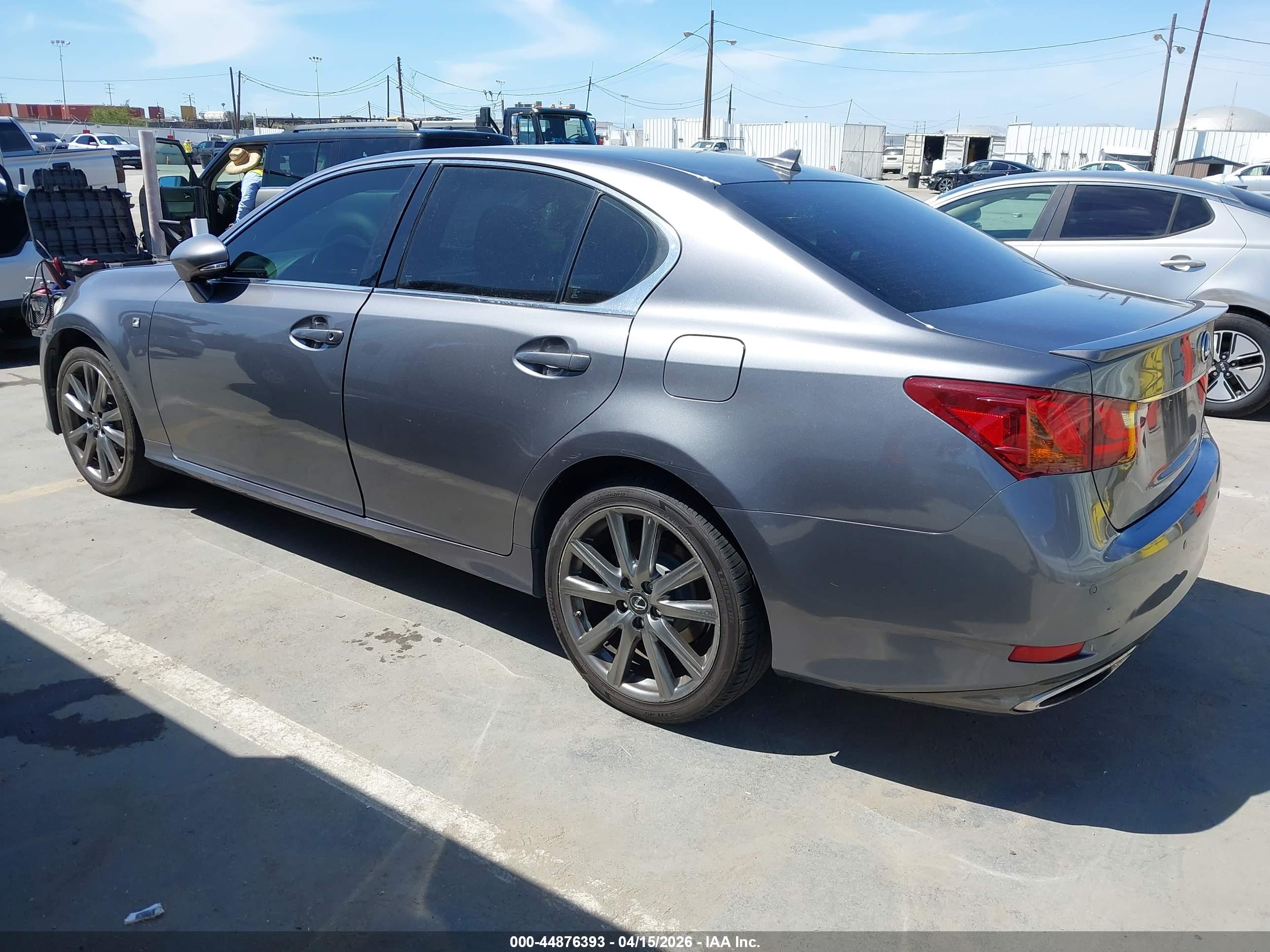 LEXUS GS image 3