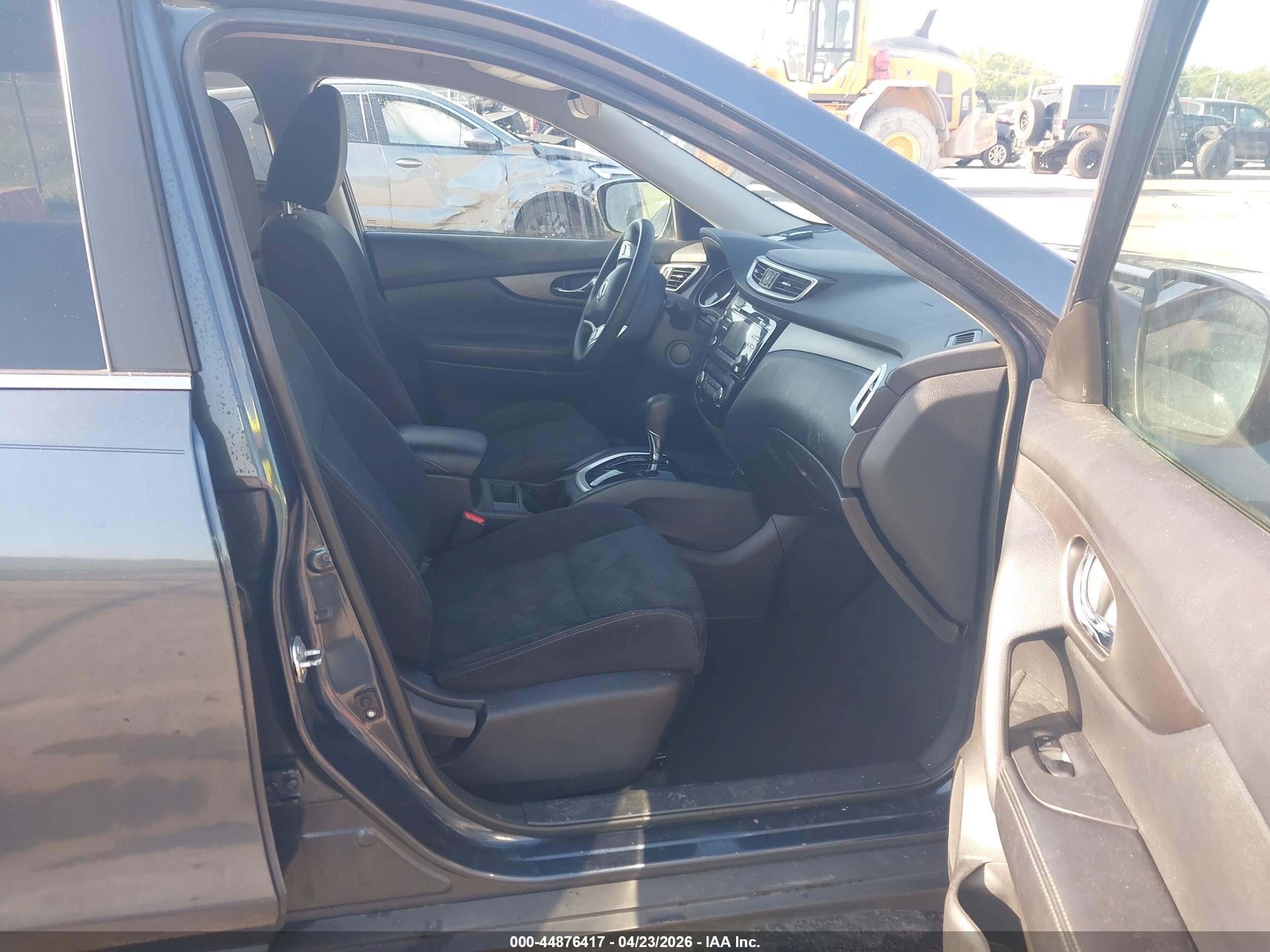 NISSAN ROGUE image 5