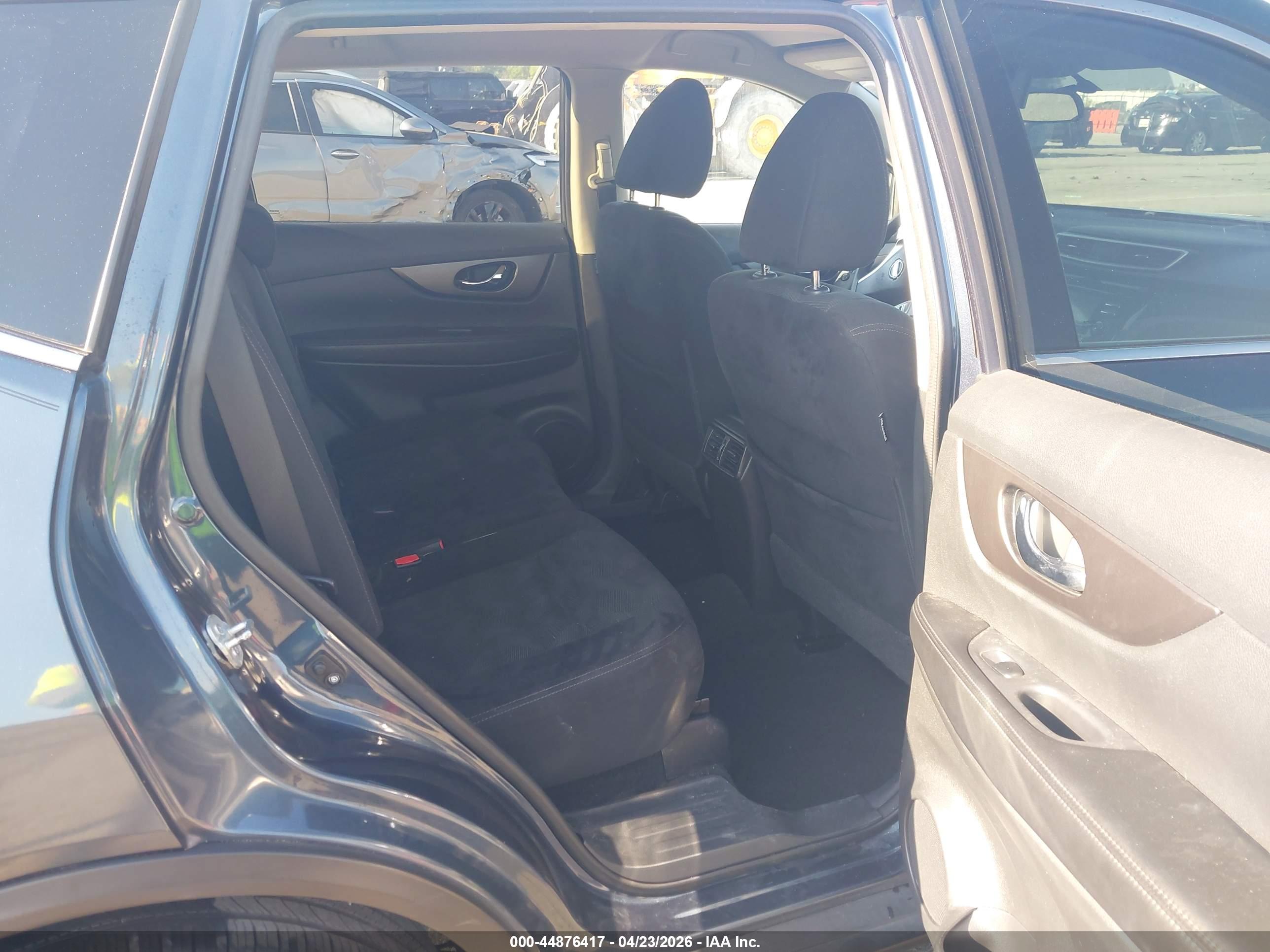 NISSAN ROGUE image 8