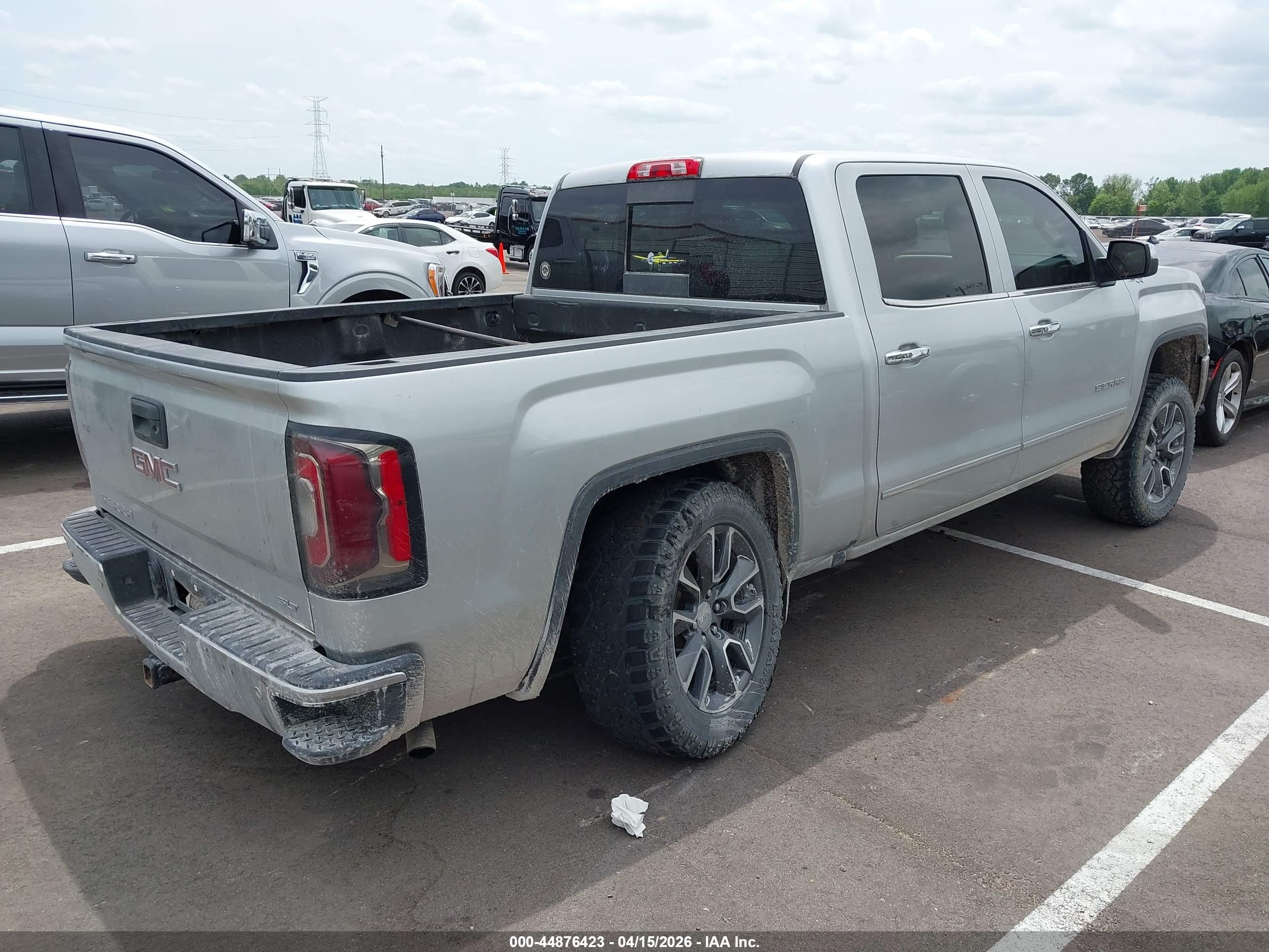 GMC SIERRA image 4