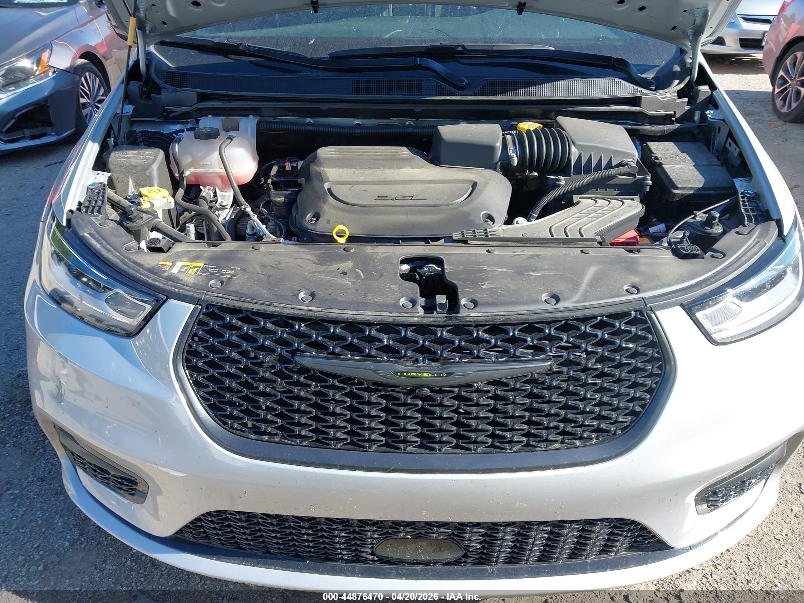 CHRYSLER PACIFICA image 10