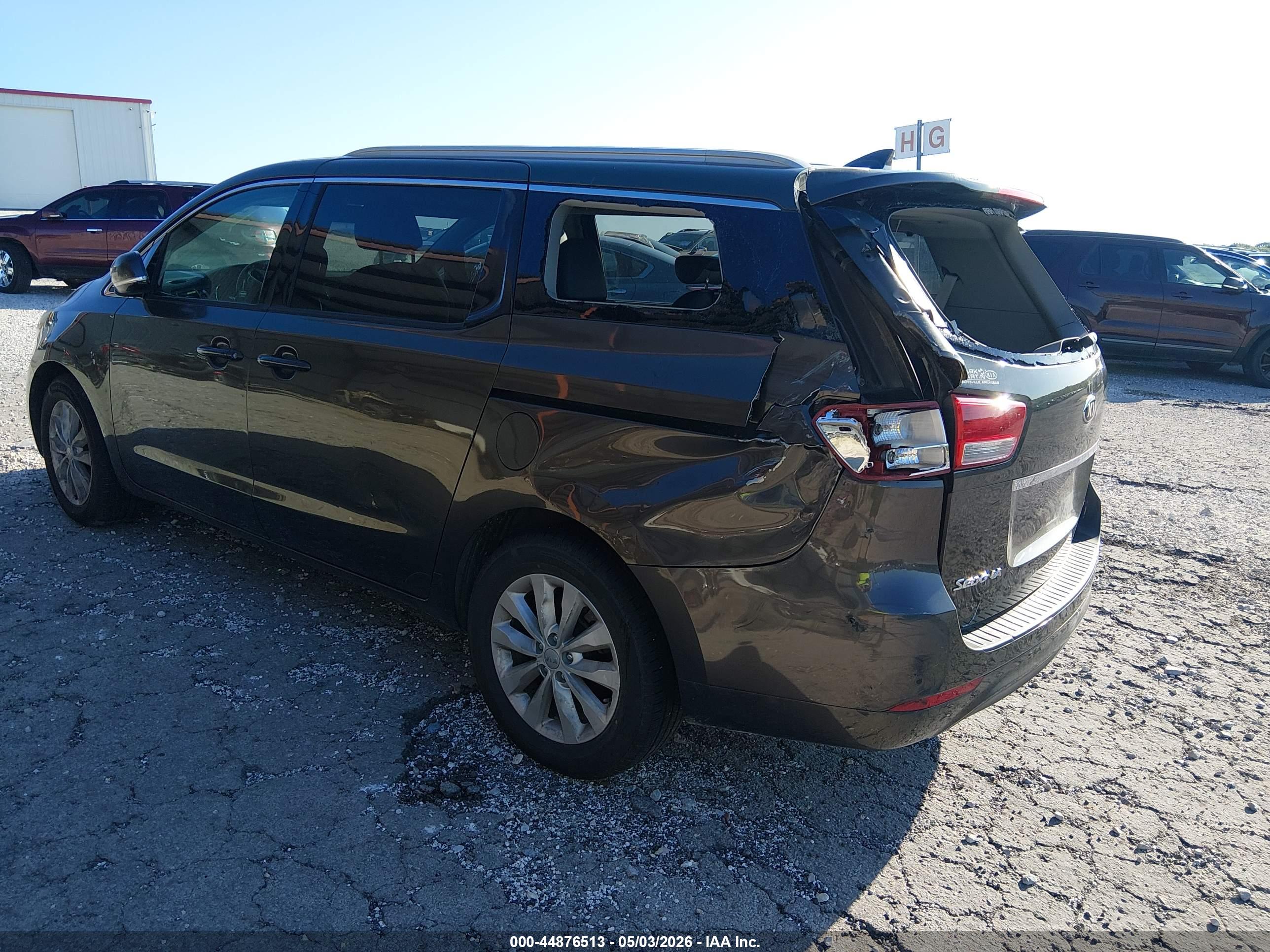 KIA SEDONA image 3