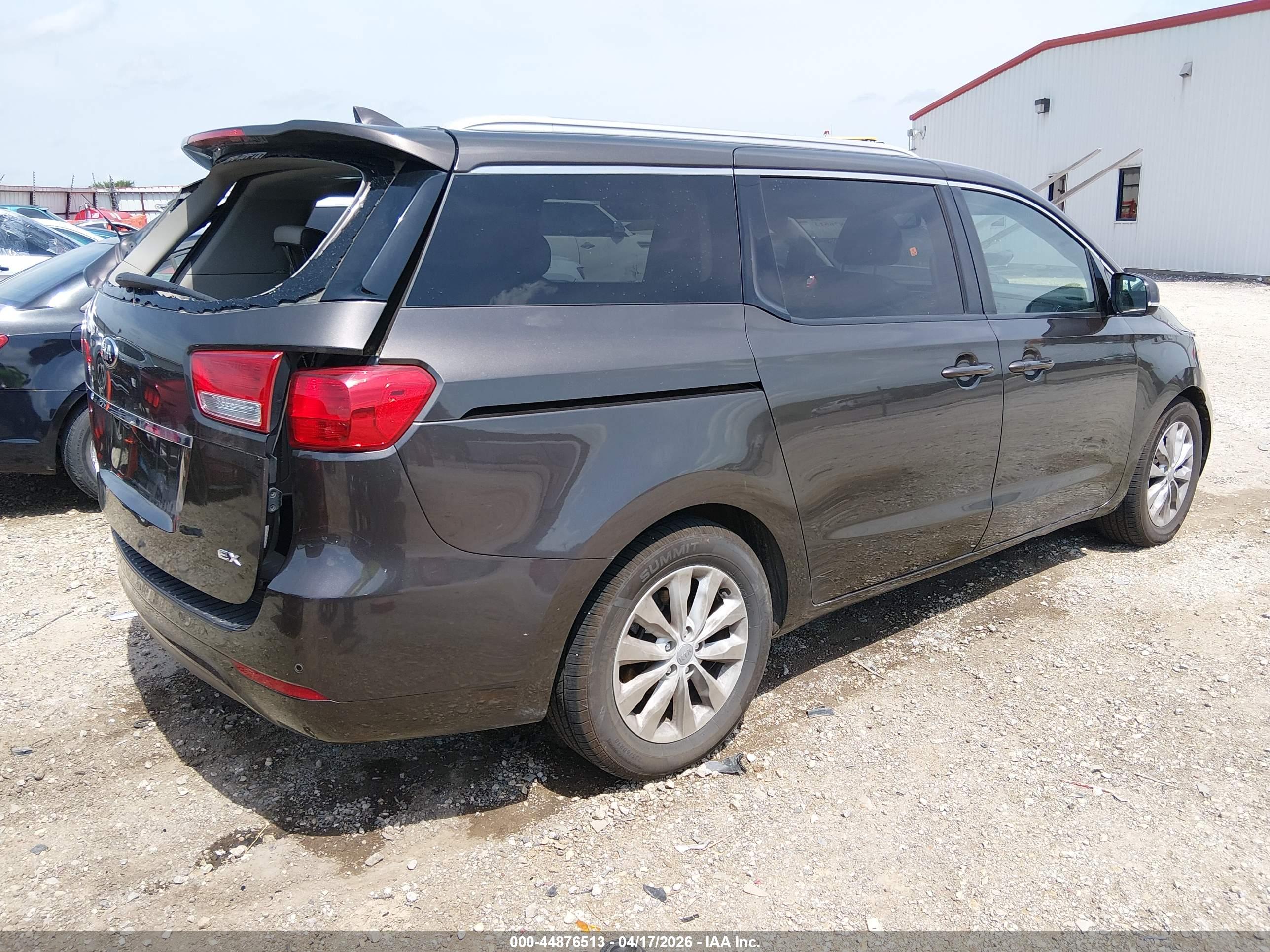 KIA SEDONA image 4