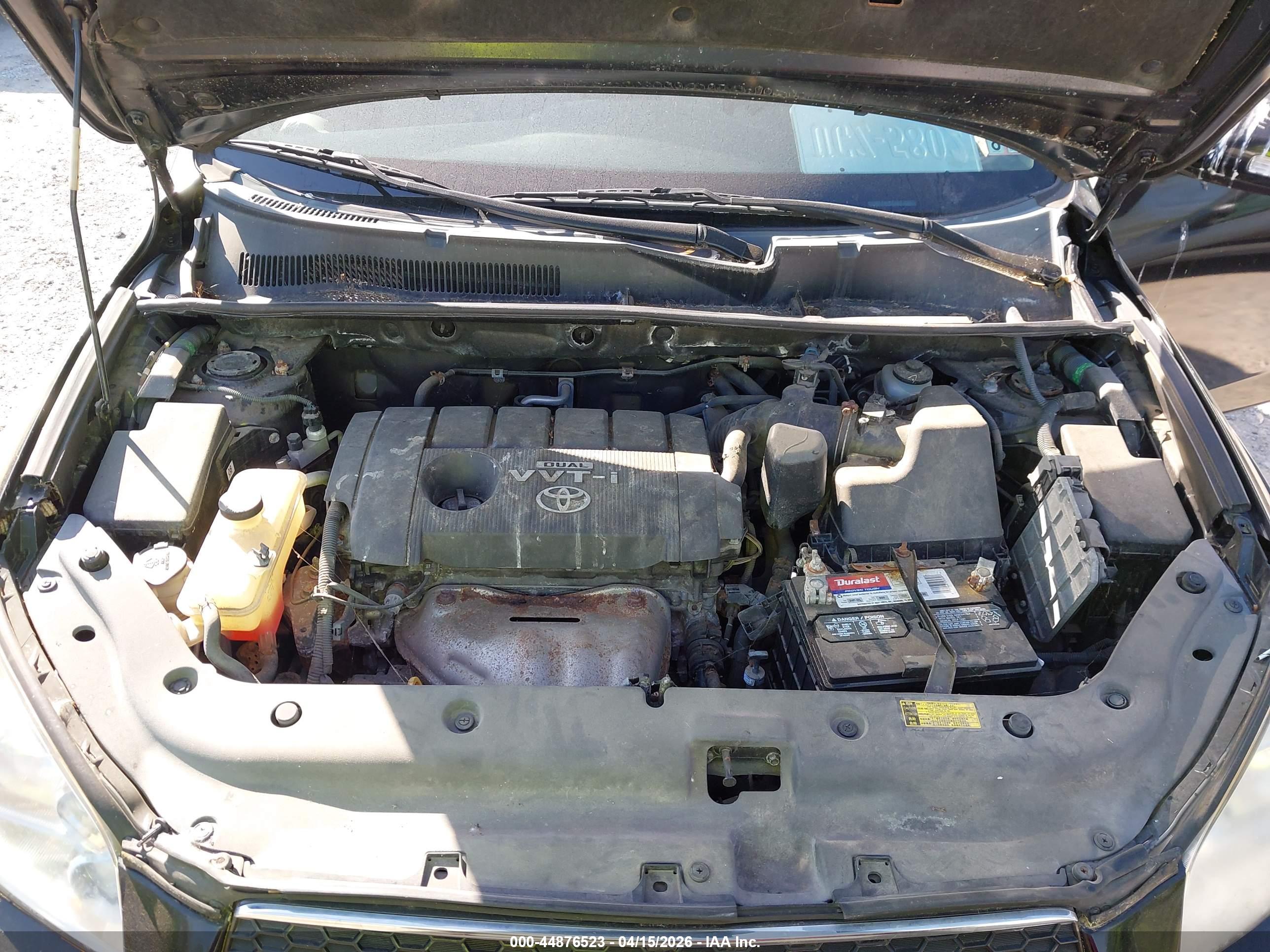 TOYOTA RAV4 image 10