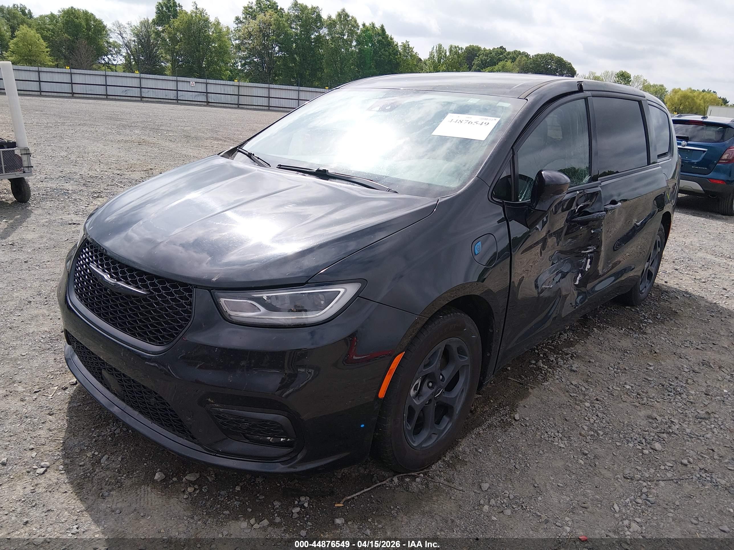 CHRYSLER PACIFICA image 2