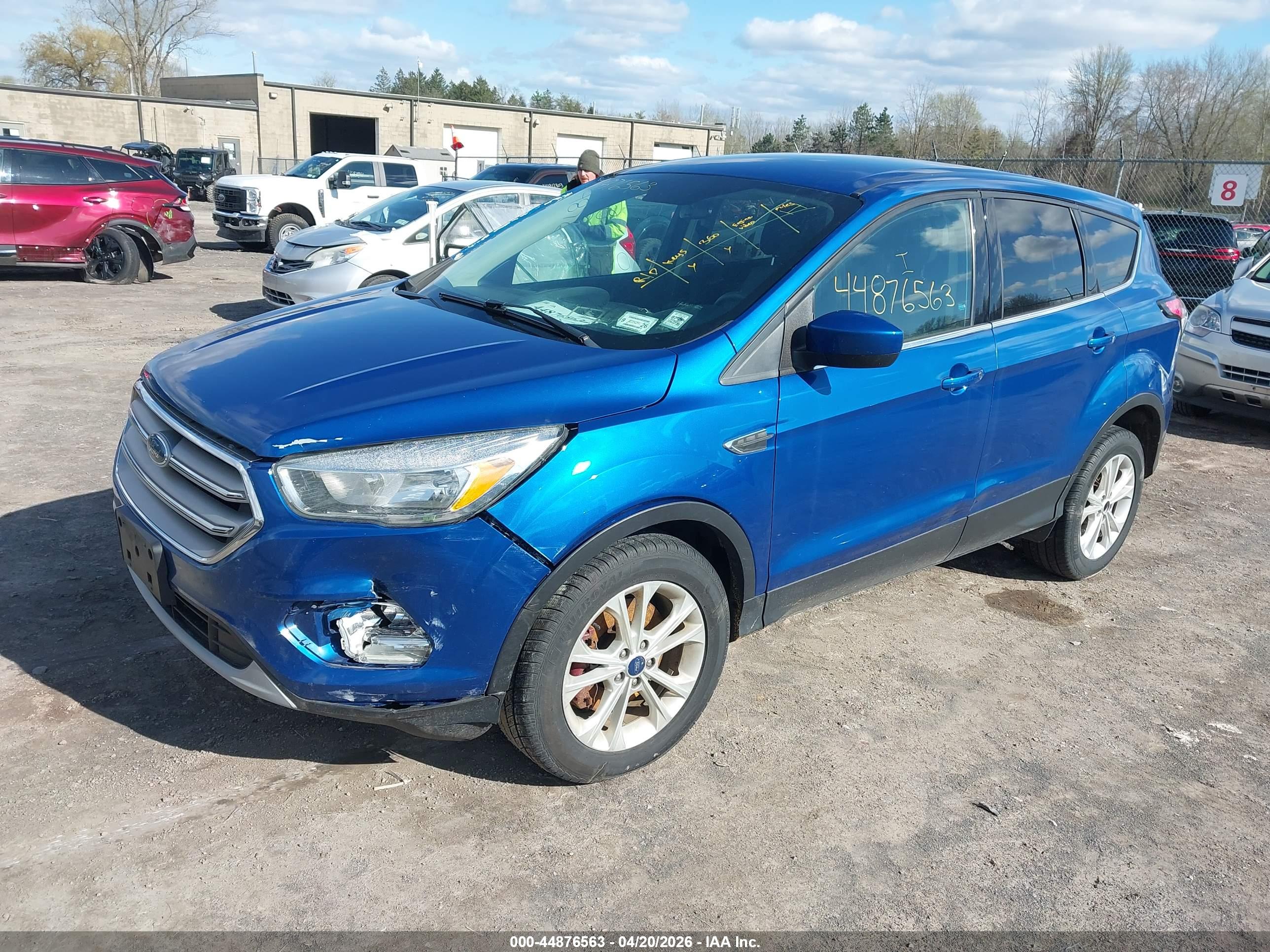 FORD ESCAPE image 2