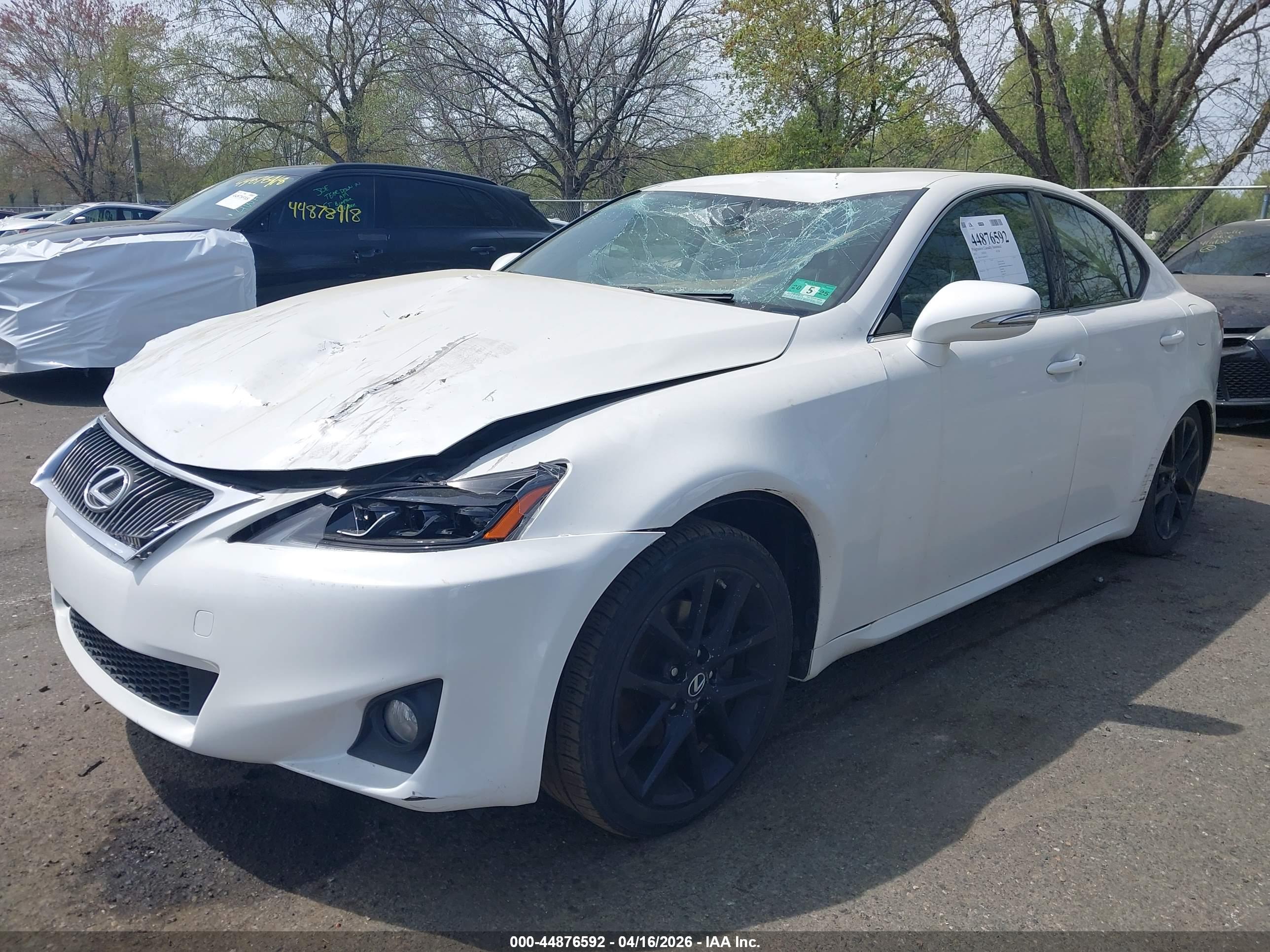 LEXUS IS image 2