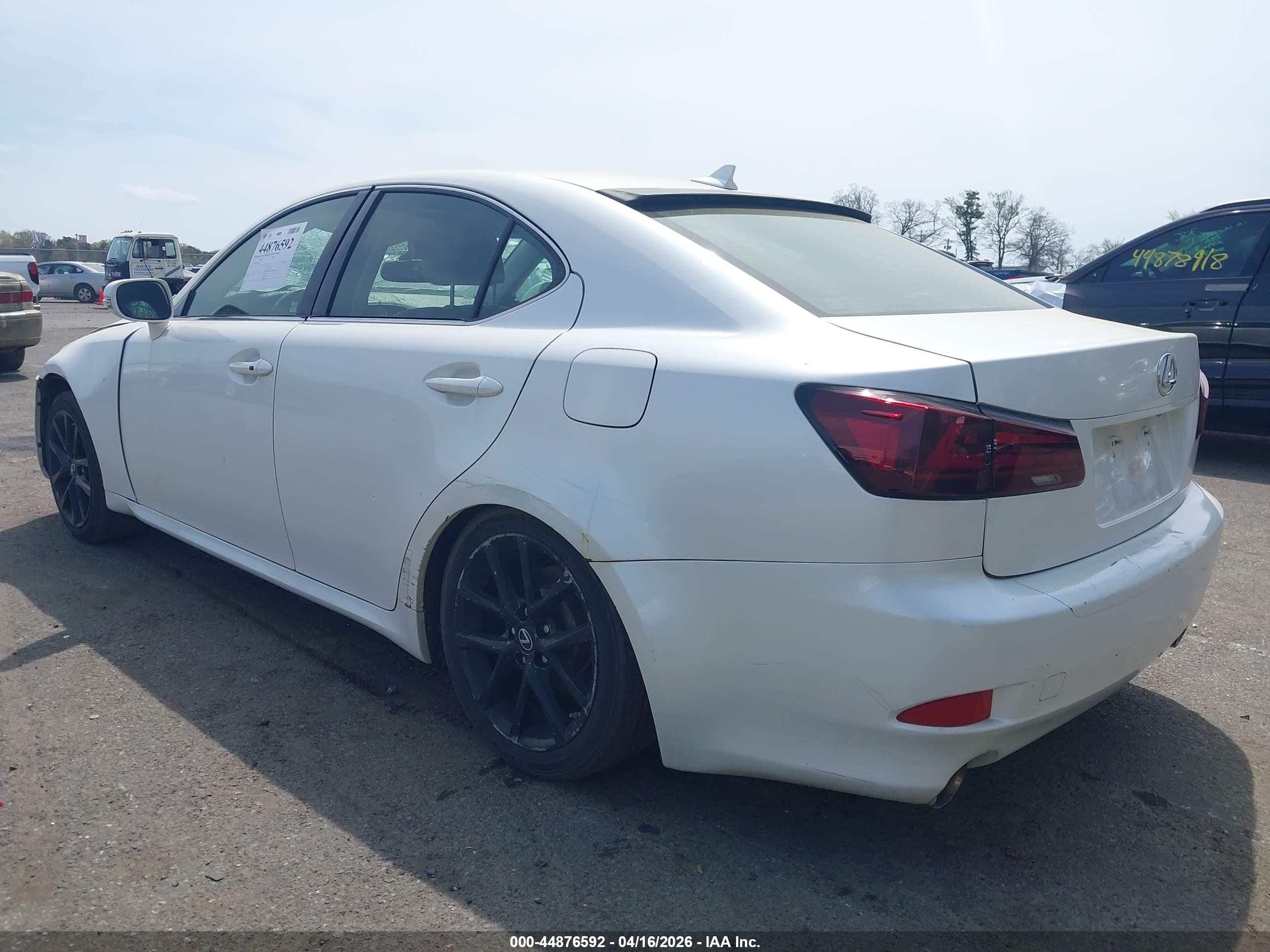 LEXUS IS image 3