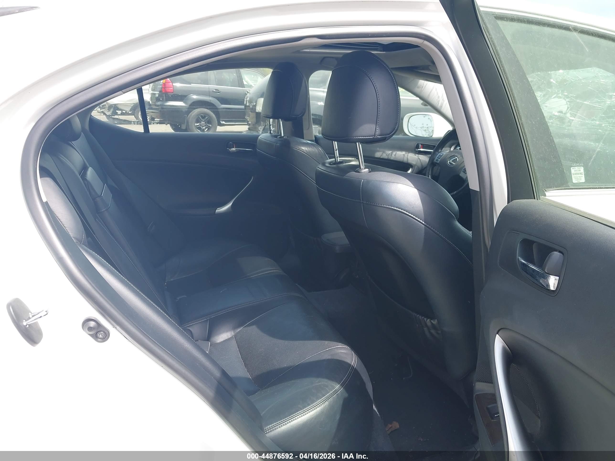 LEXUS IS image 8