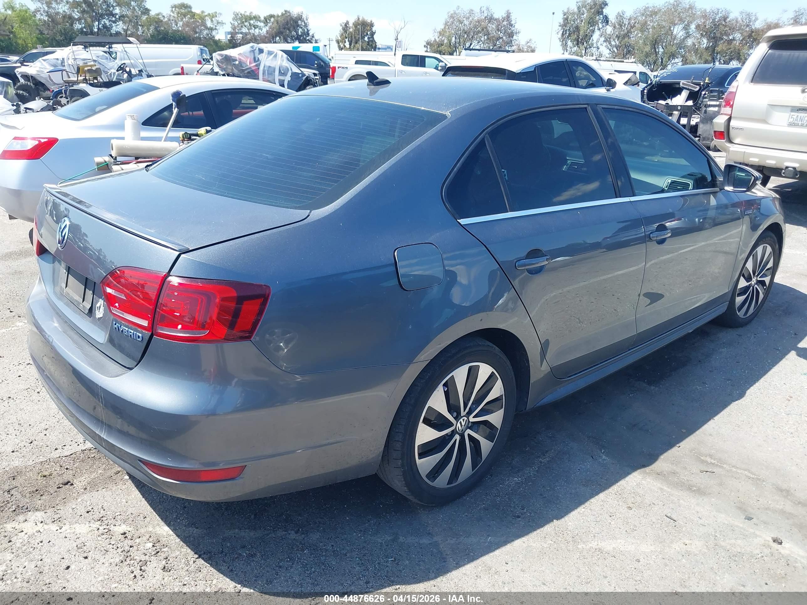 VOLKSWAGEN JETTA image 4