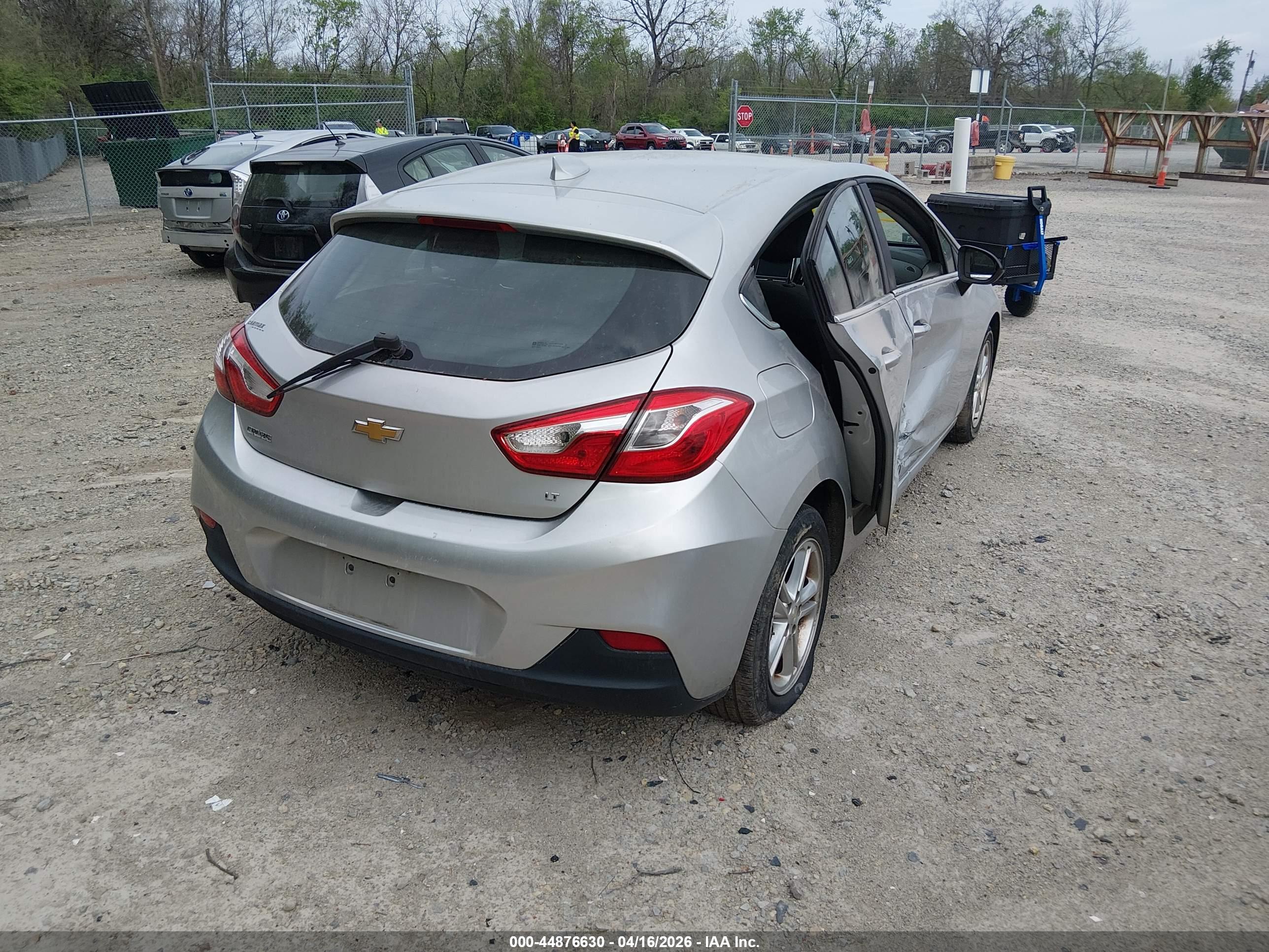 CHEVROLET CRUZE image 4