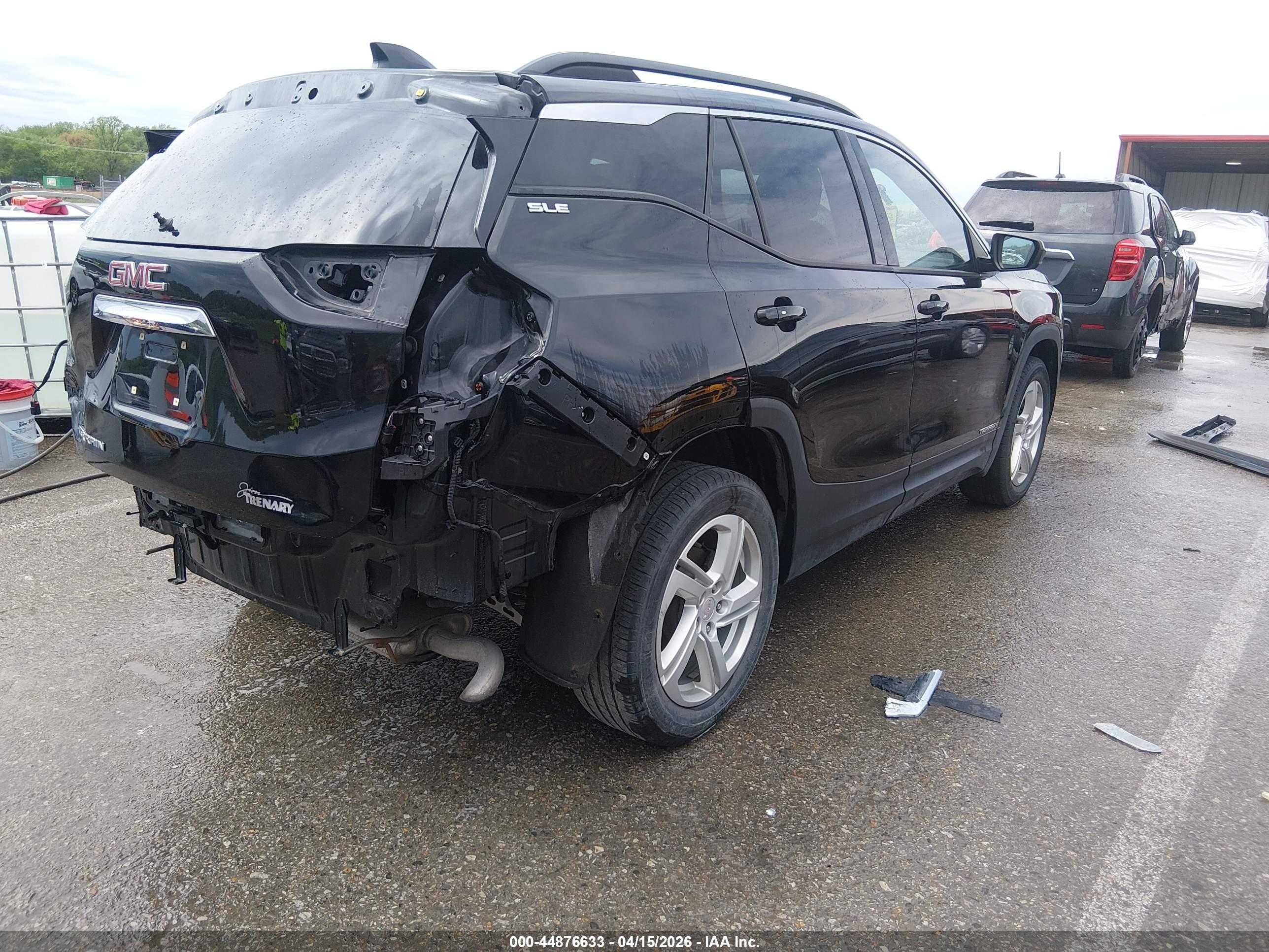 GMC TERRAIN image 4