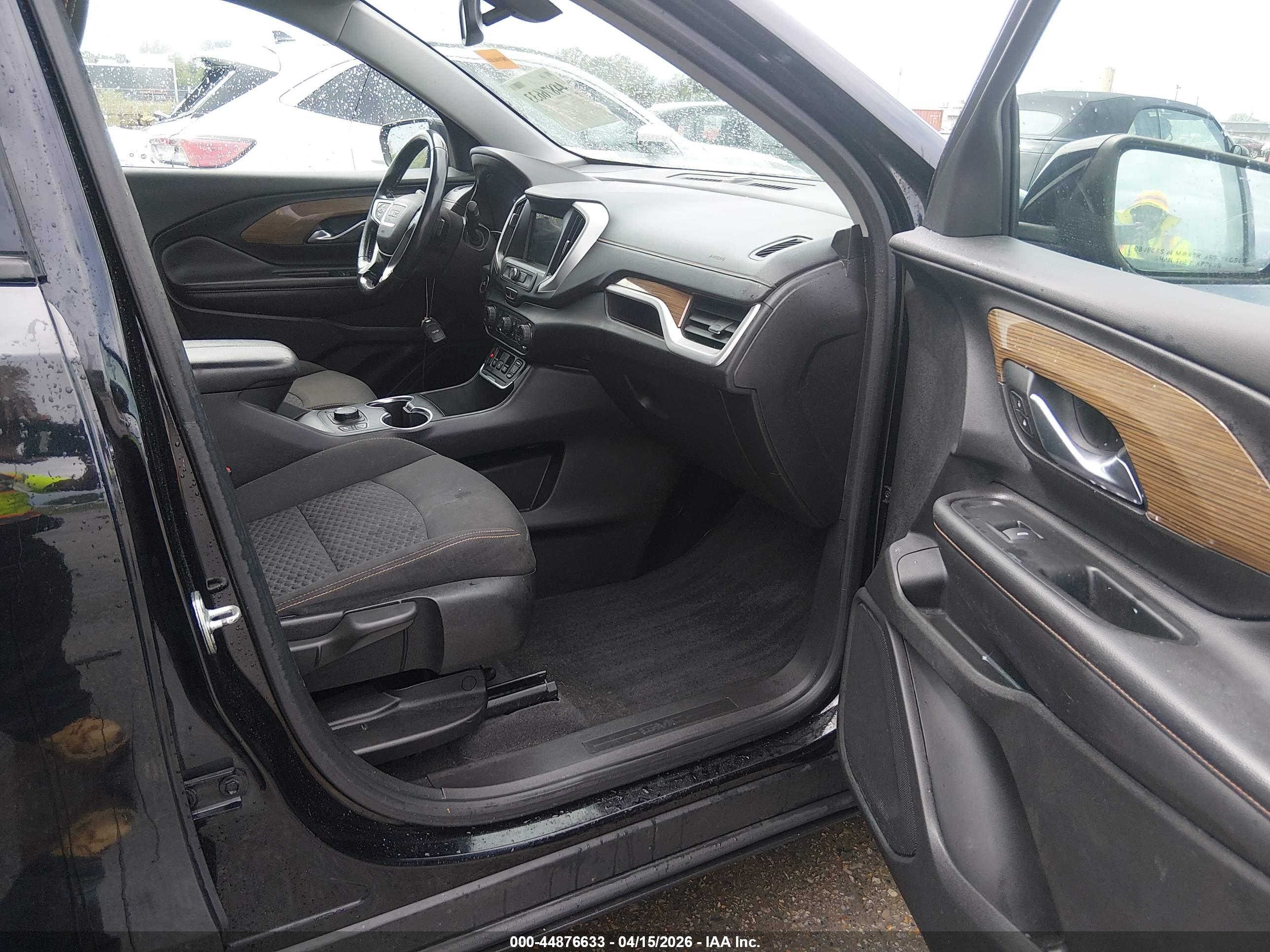 GMC TERRAIN image 5
